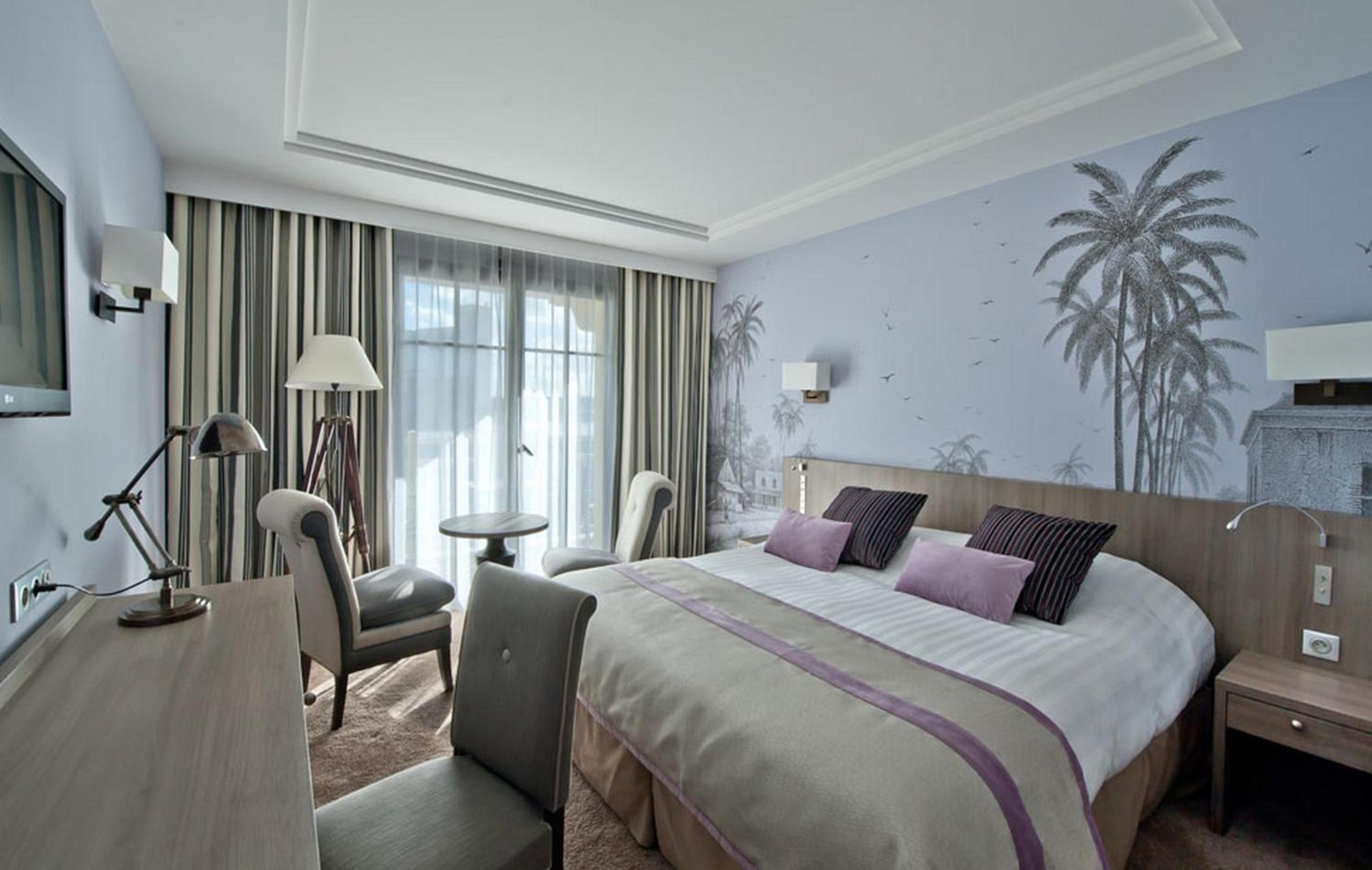 Superior Double or Twin Room with City View - Photo 5