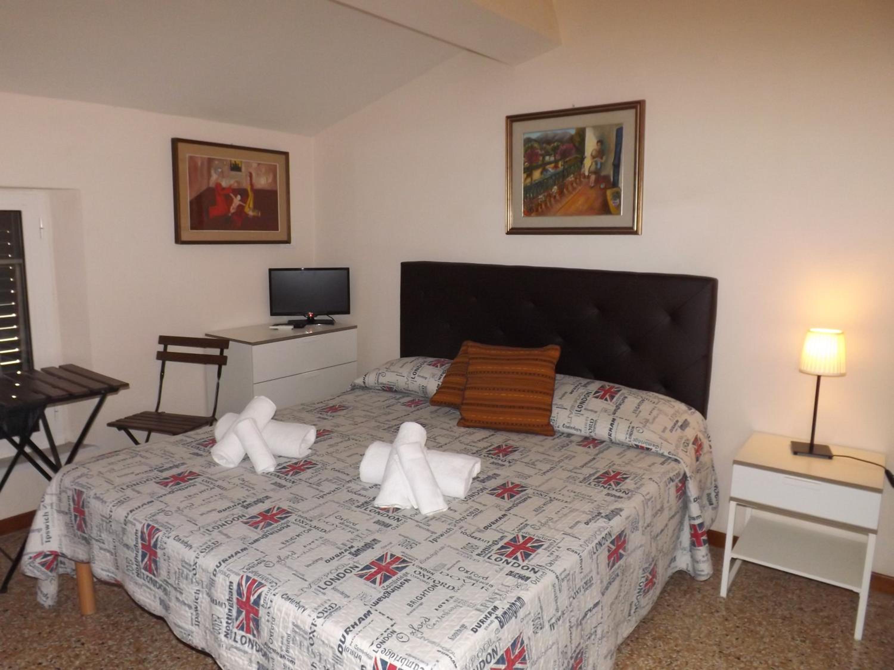 Deluxe Double Or Twin Room photo 1