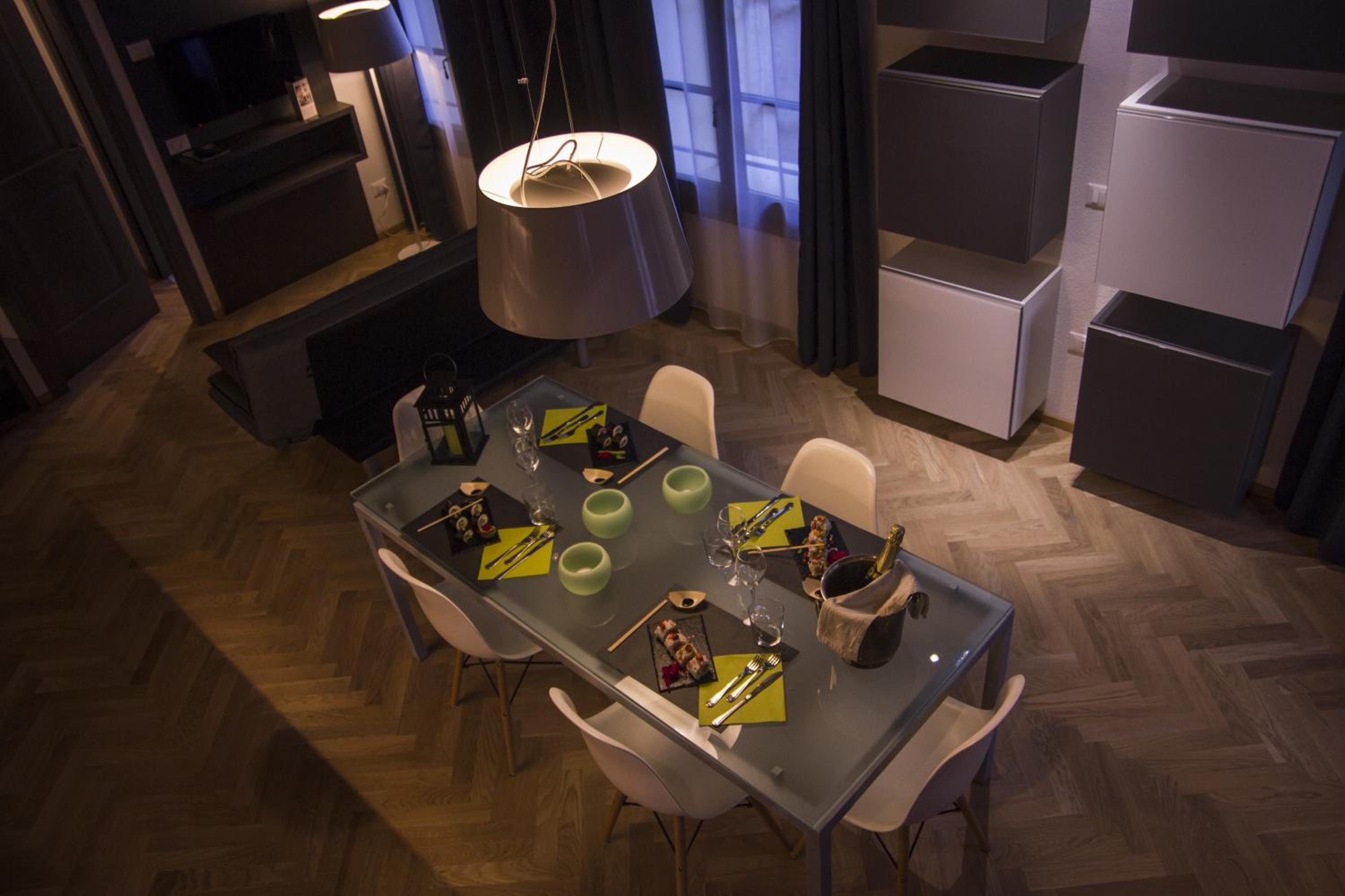 Apartment - Split Level - Photo 3
