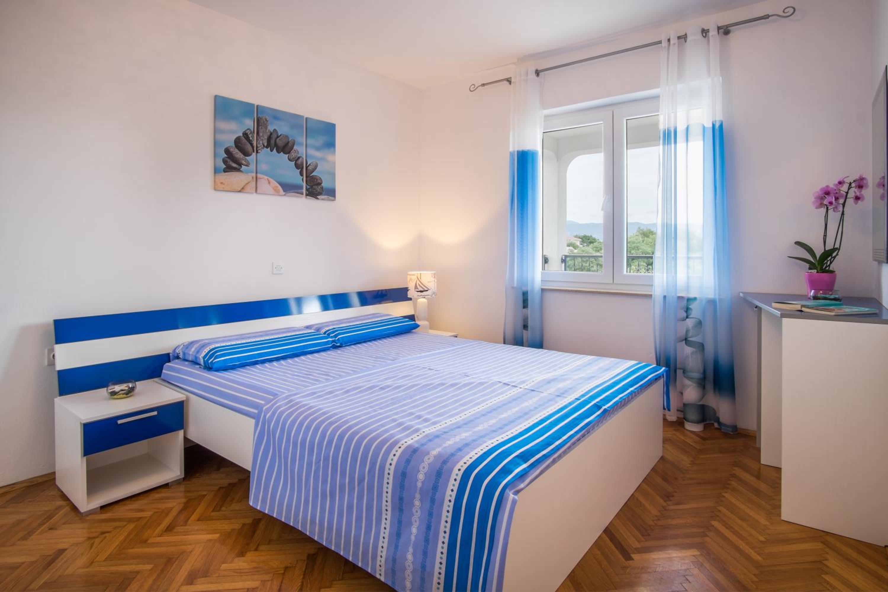 One Bedroom Apartment with Sea View photo 1