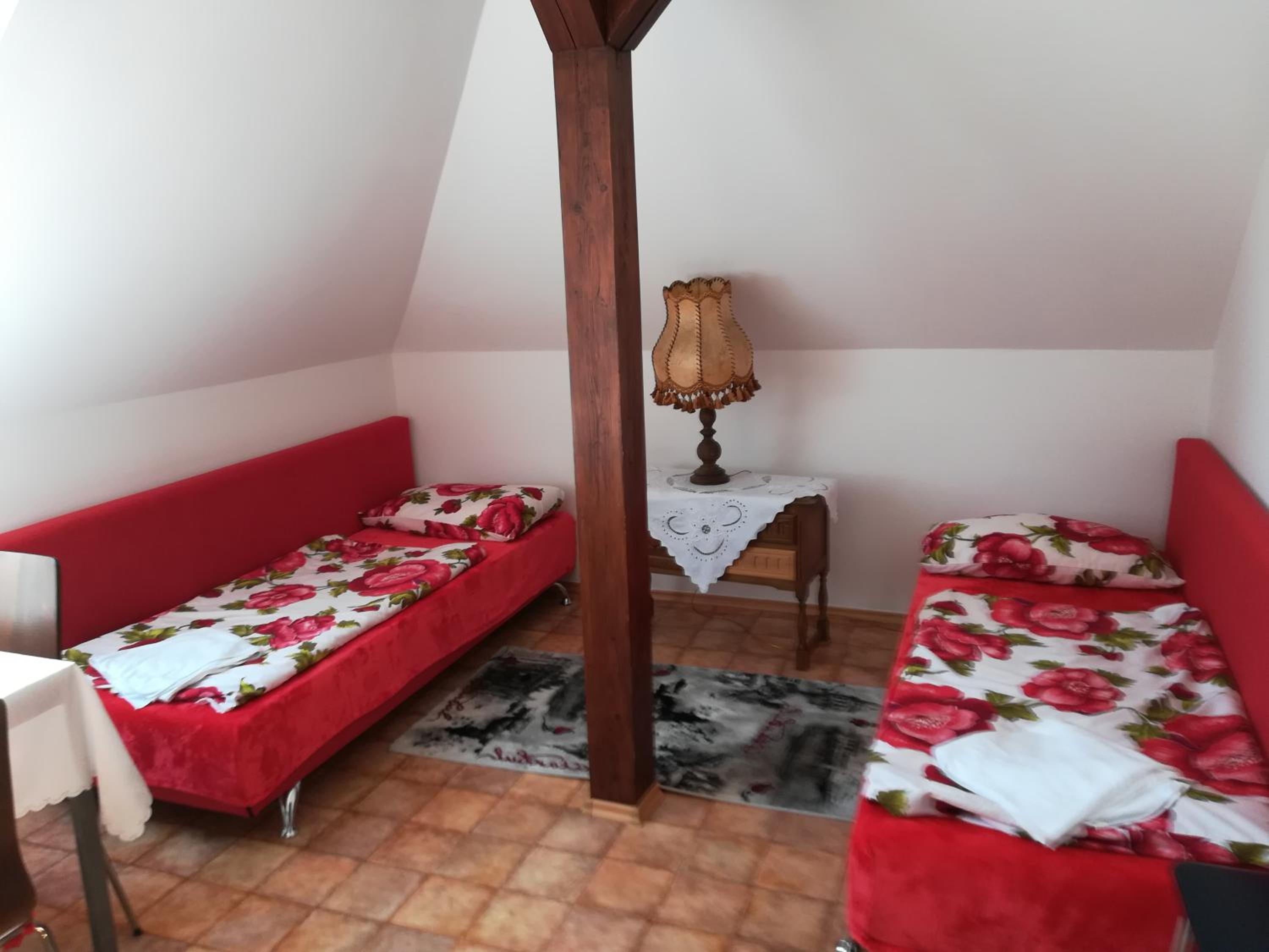 Small Room with 2 Sofa beds - Photo 9