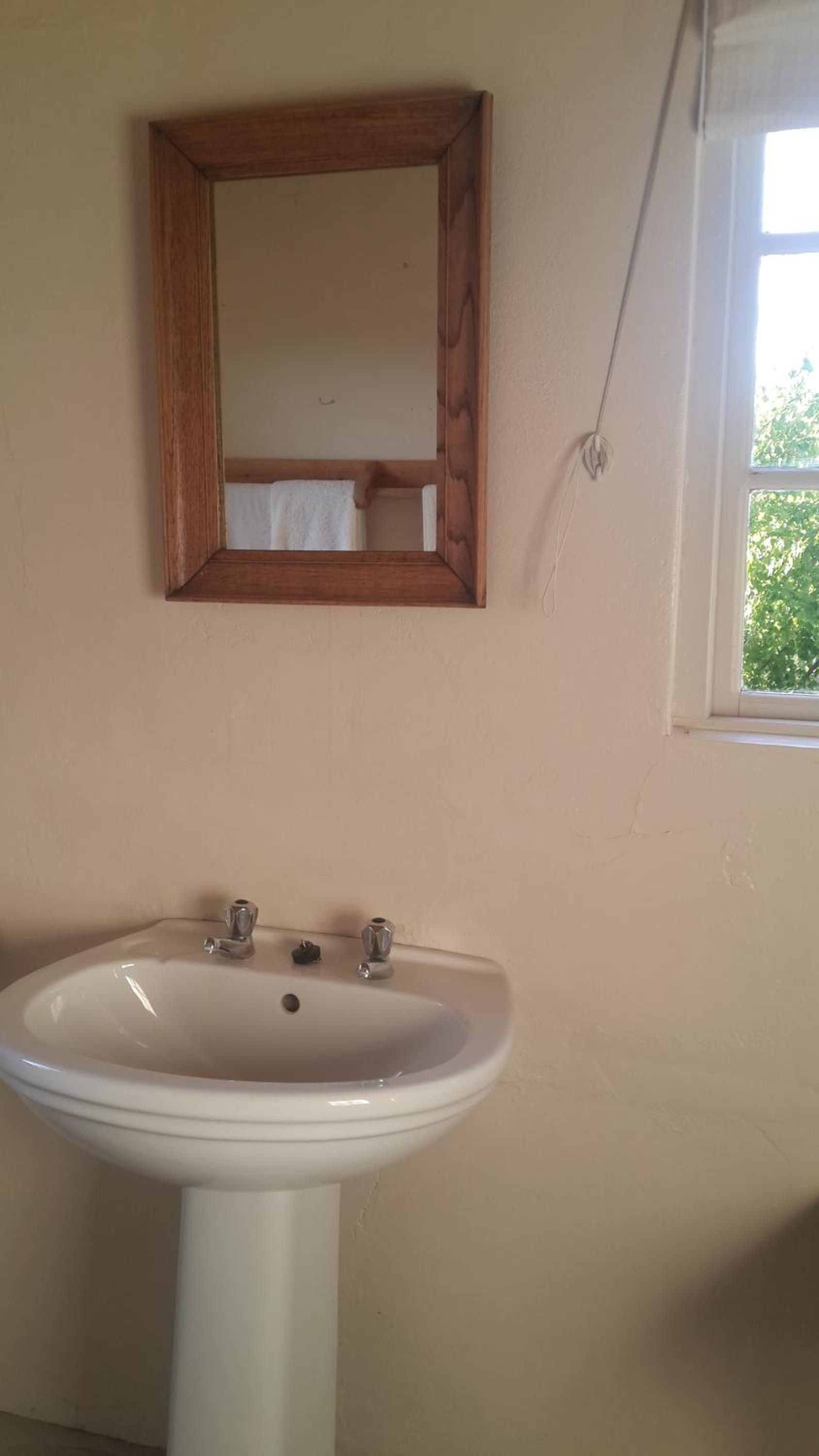 Queen Room with Garden View - Photo 5