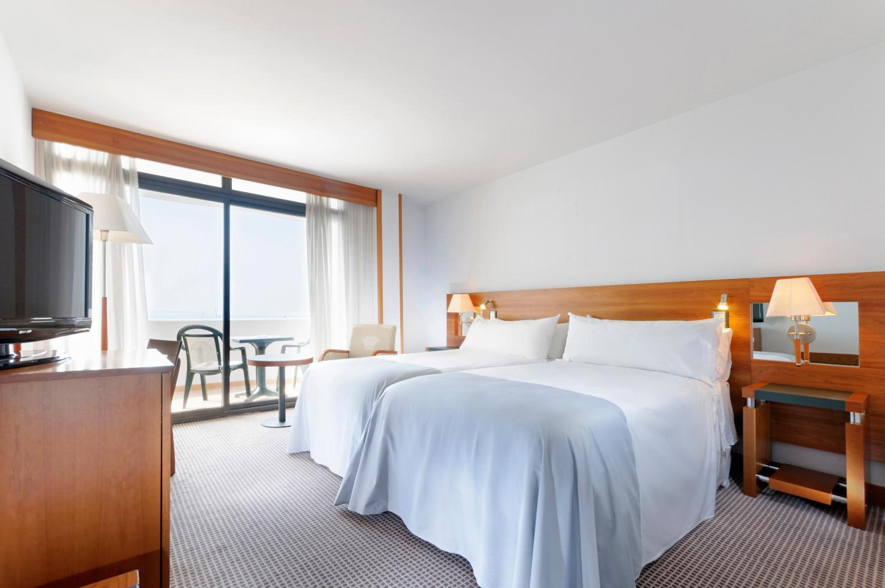 Premium Room with Sea View - Photo 5