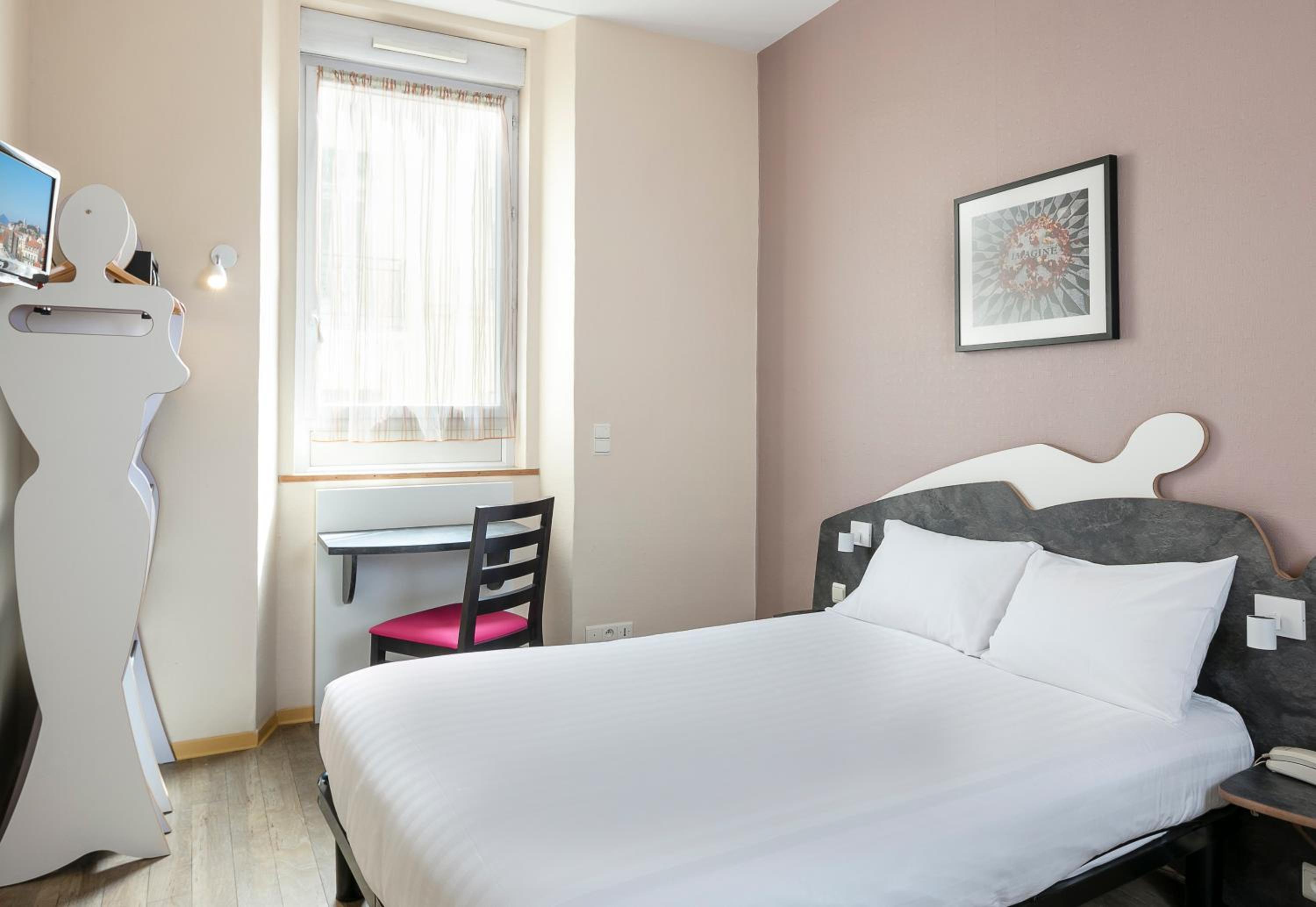 Standard Double Room - Photo 6
