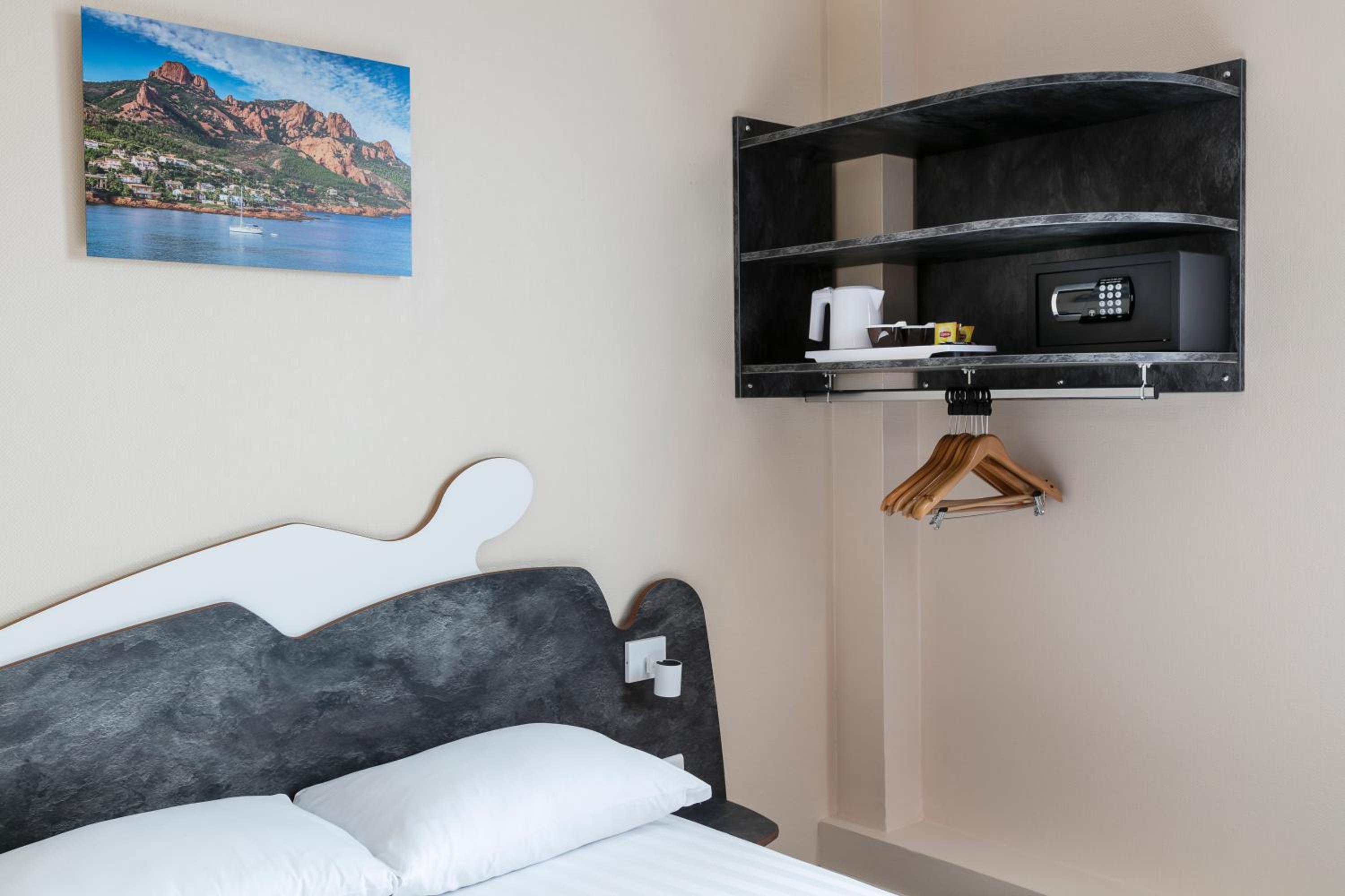 Economy Double Room - Photo 6