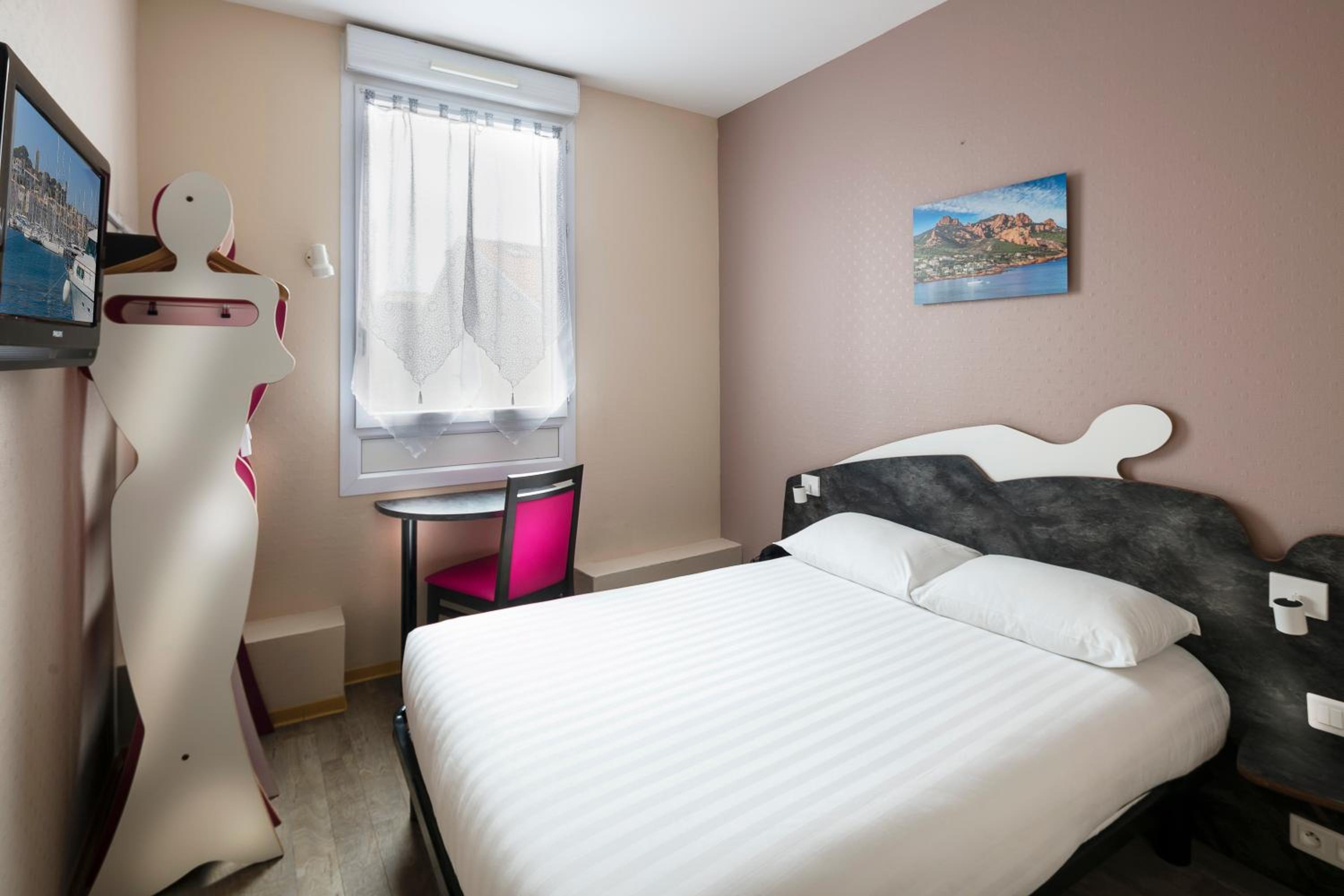 Standard Double Room - Photo 1