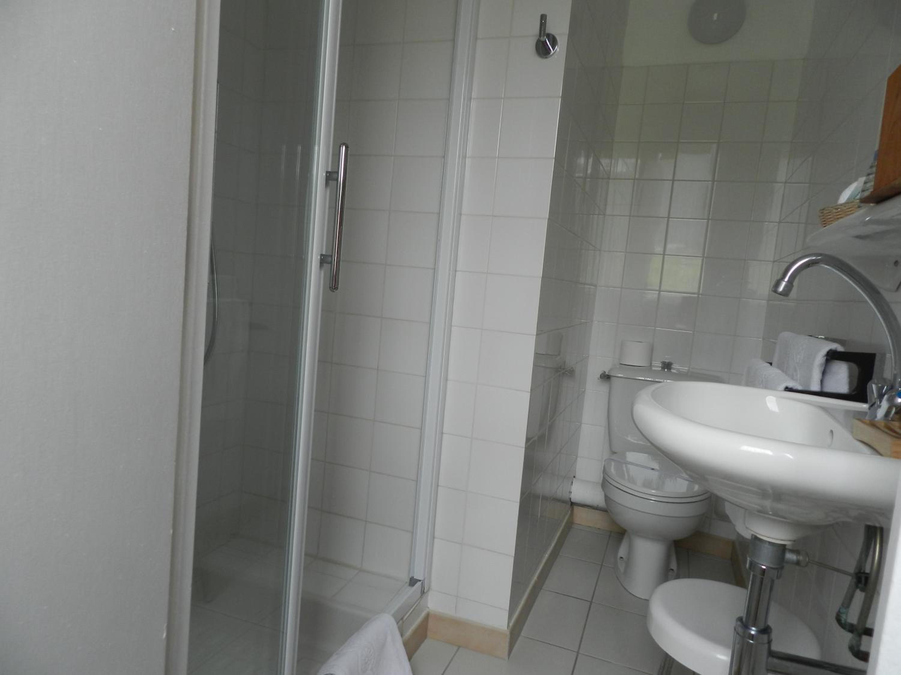Single Room - Road Side photo 3
