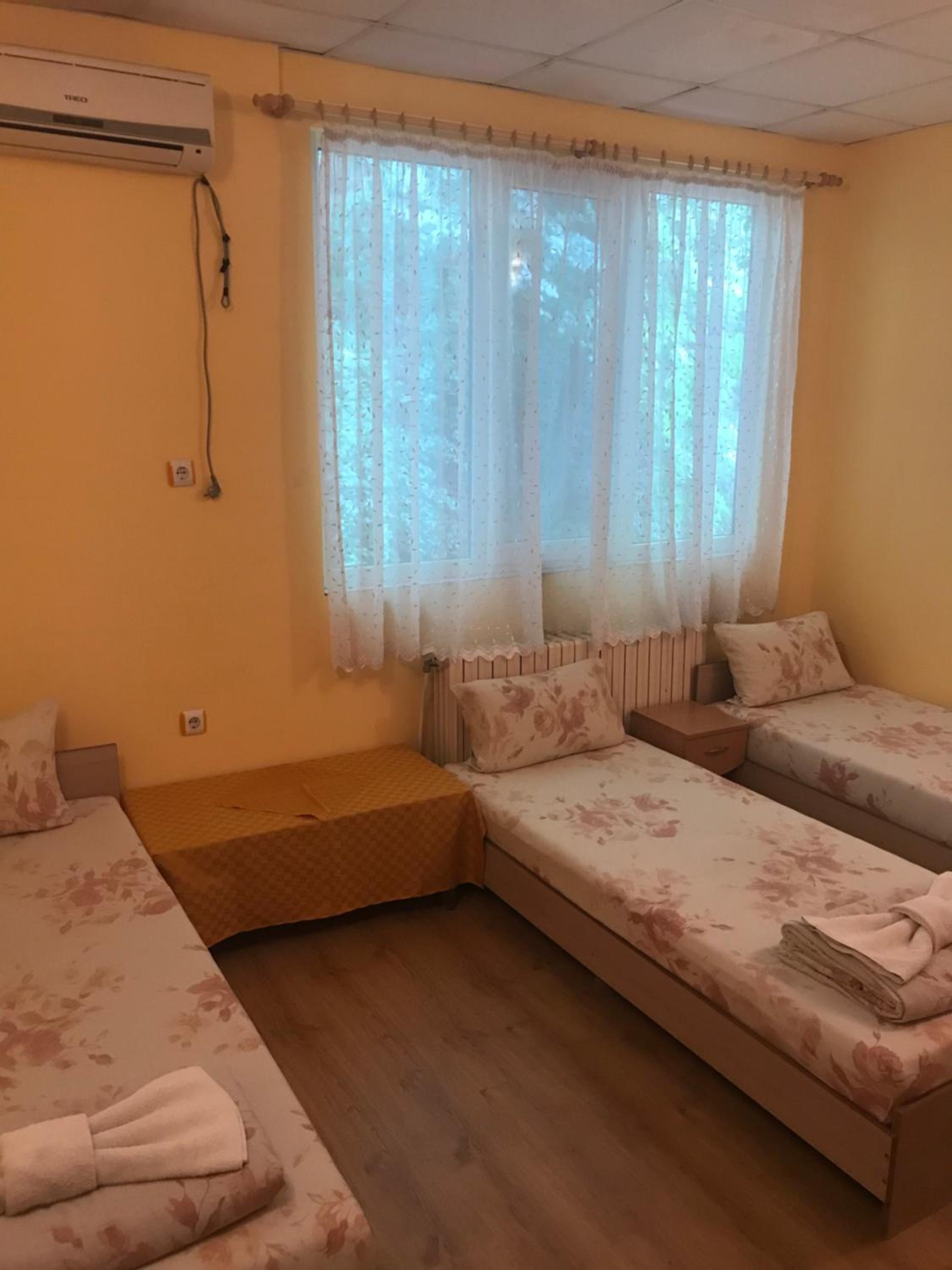 Standard Triple Room - Photo 4