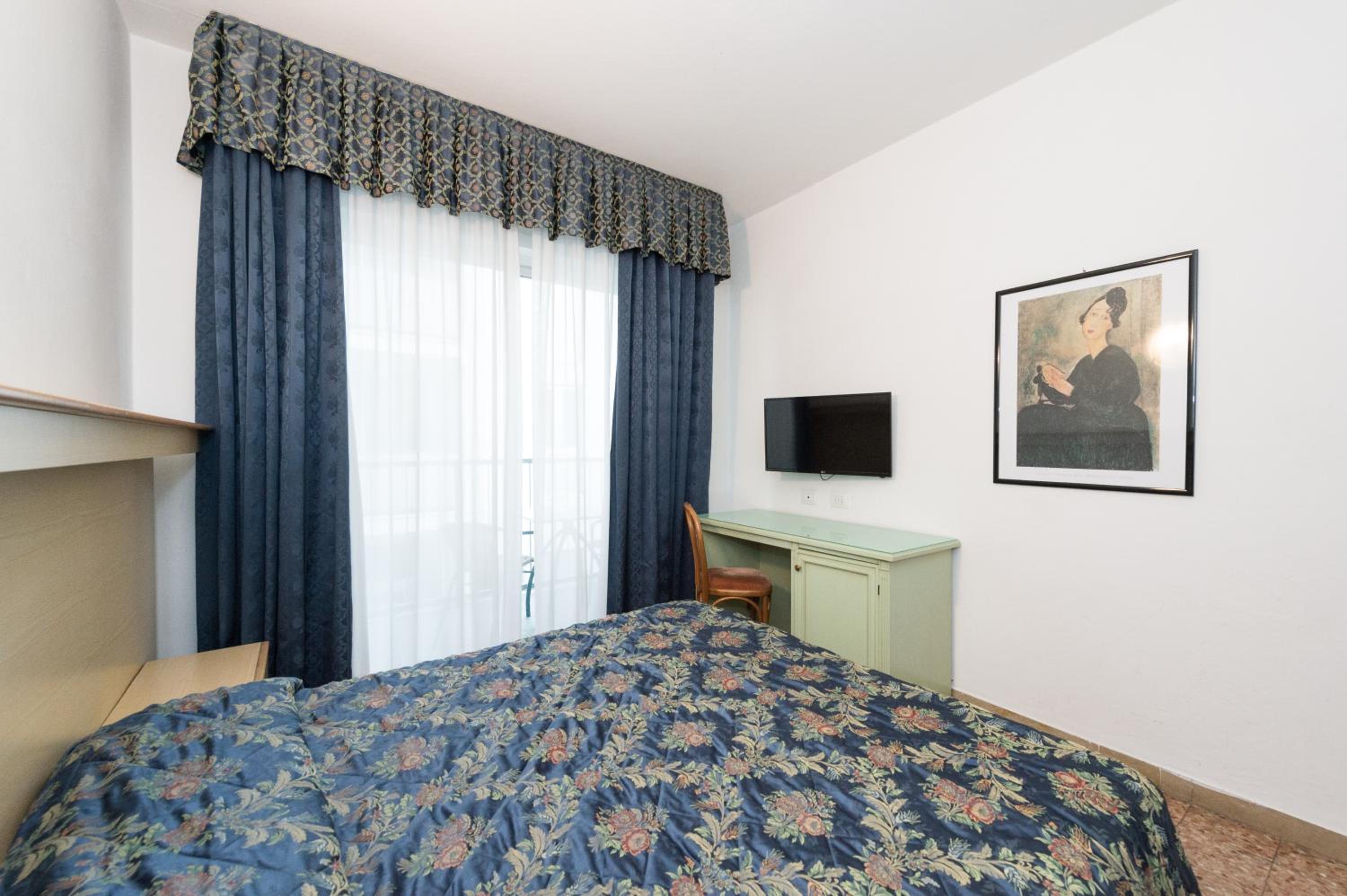 Double Room with Balcony photo 3