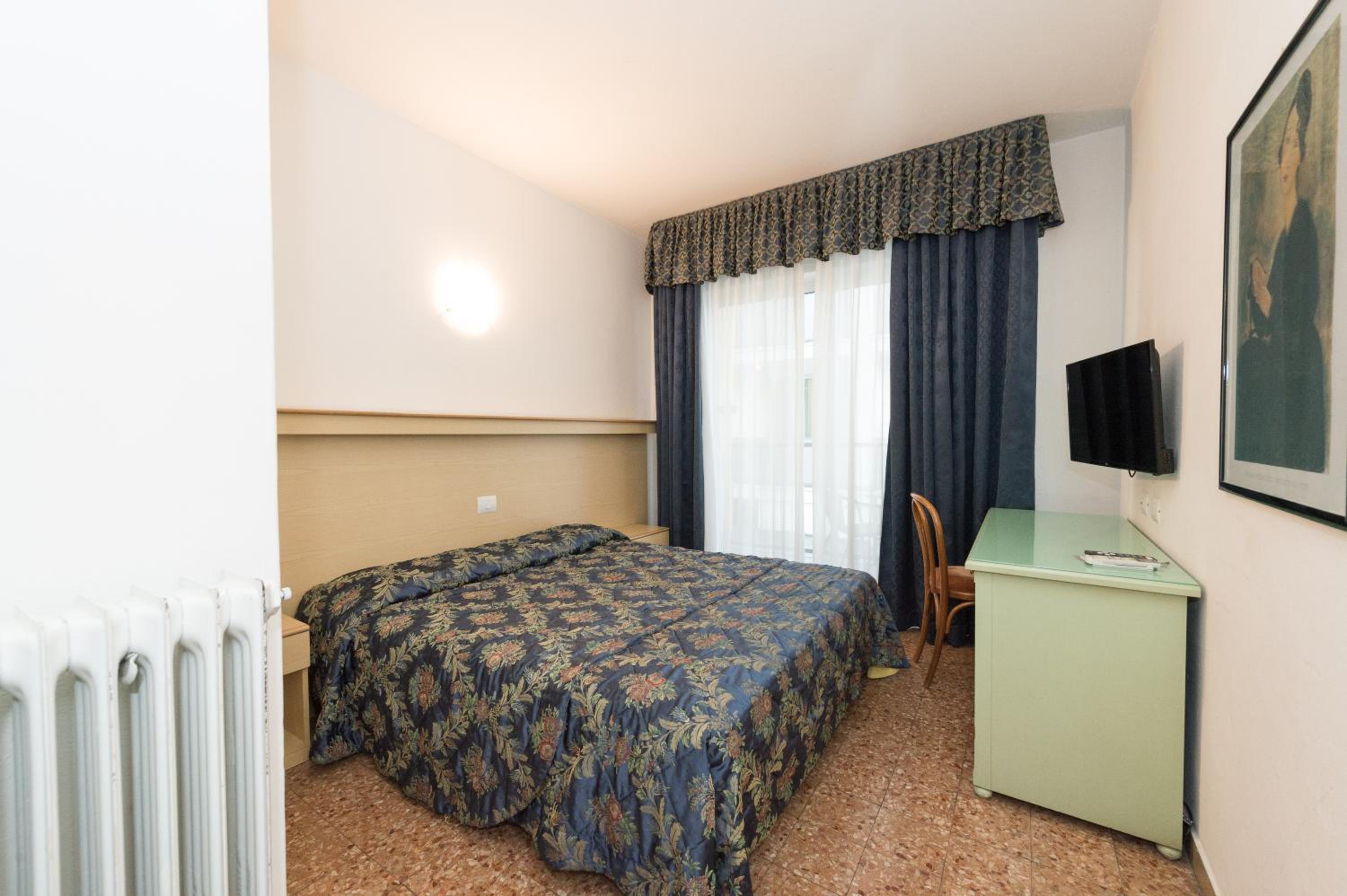 Double Room with Balcony photo 2