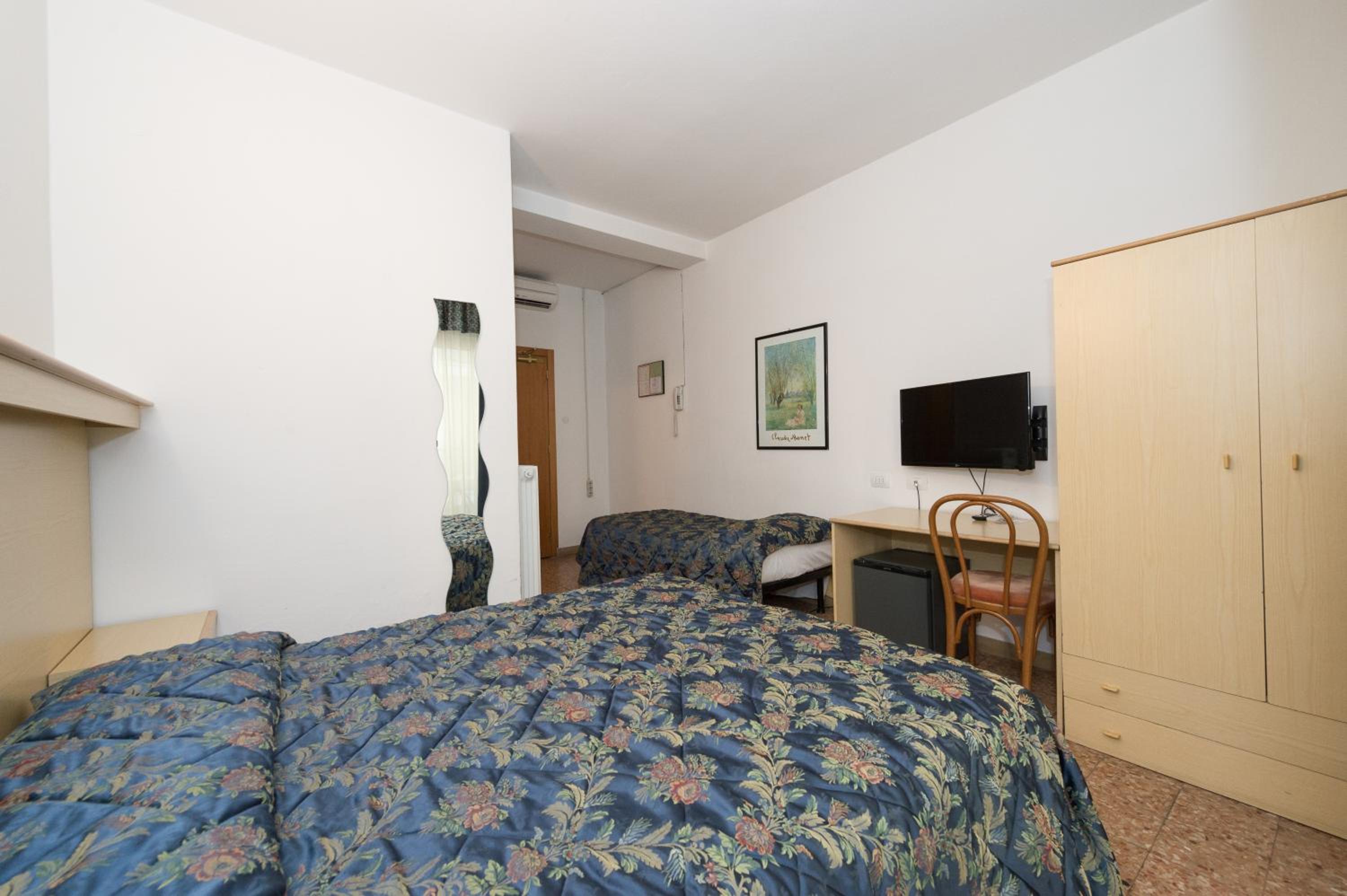 Triple Room with Balcony - Photo 1