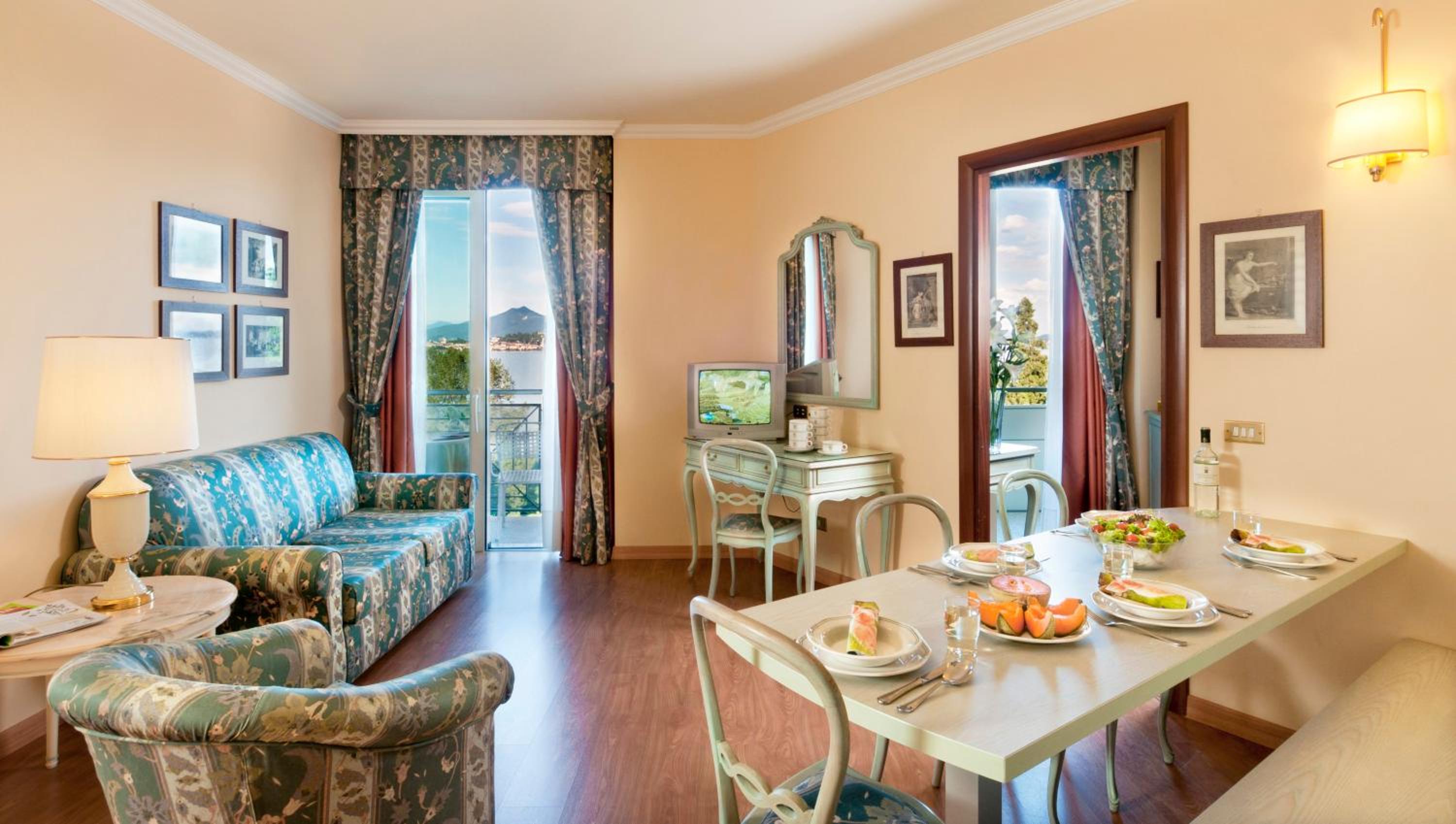 Two-Bedroom Apartment with Lake View