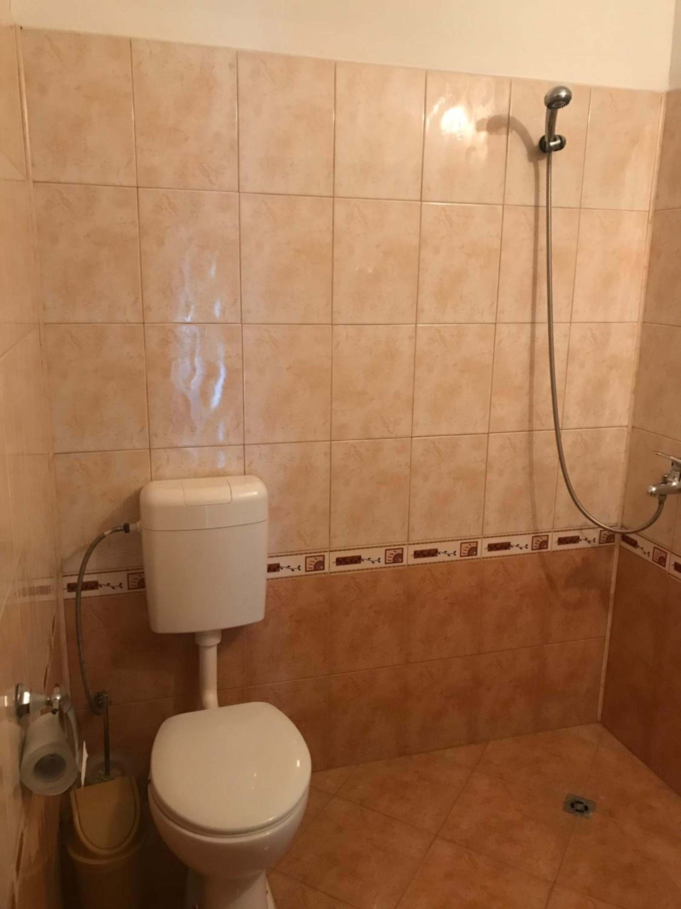 Standard Triple Room - Photo 8