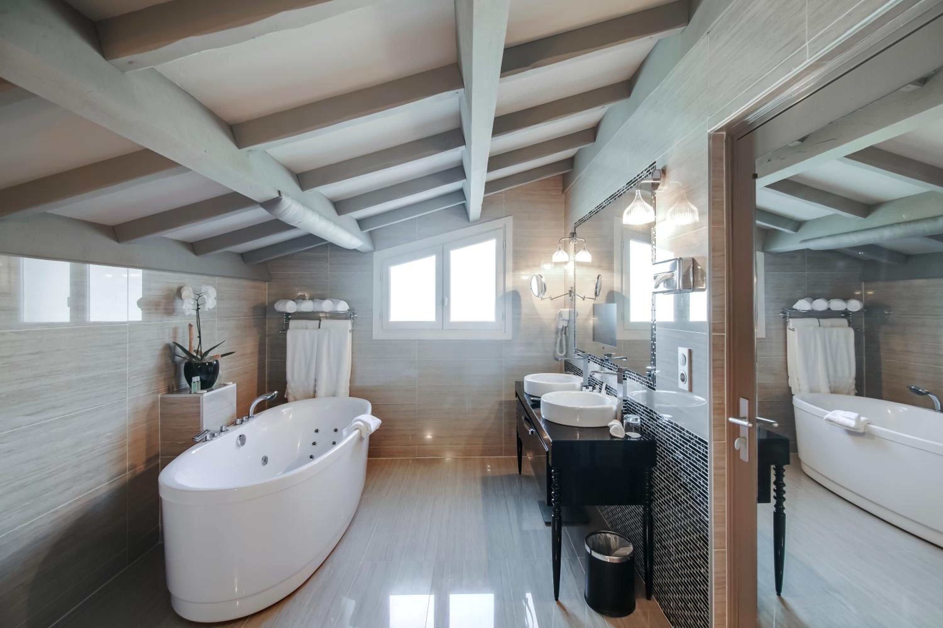 Suite avec Piscine Privée Suite avec Piscine Privée