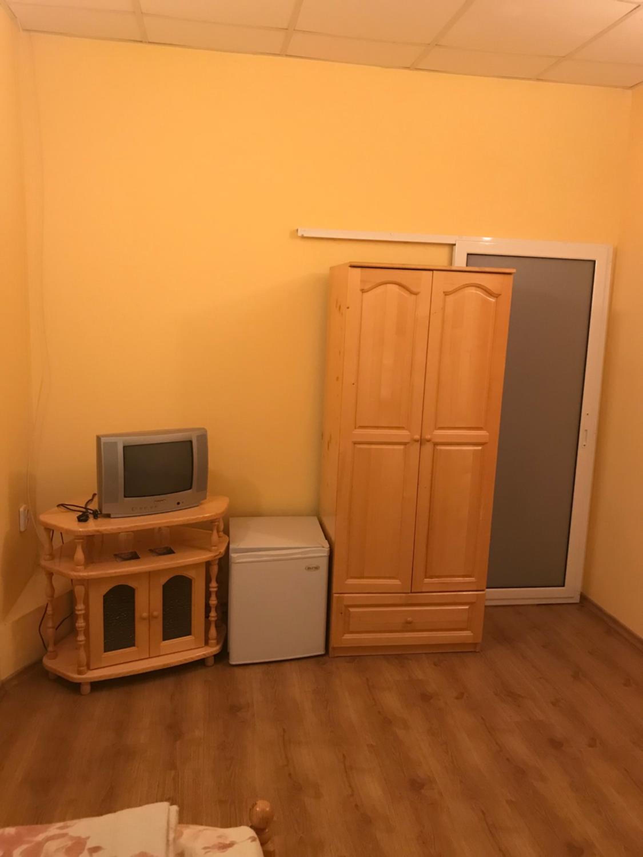 Large Twin Room - Photo 1