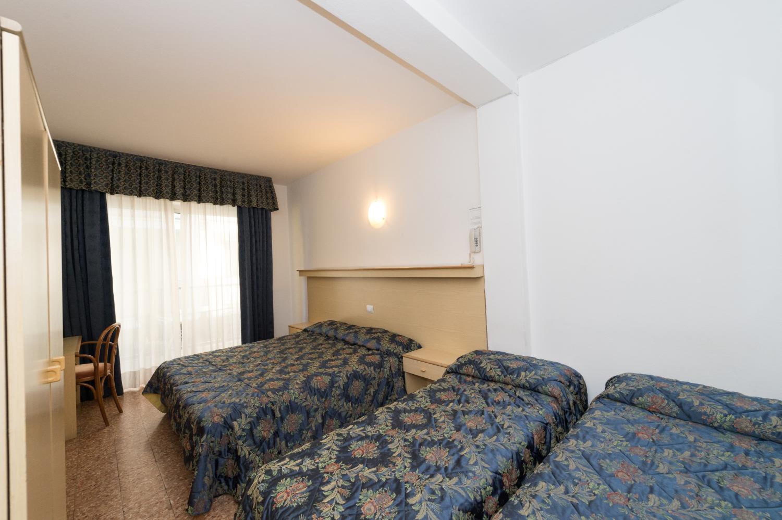 Quadruple room with balcony