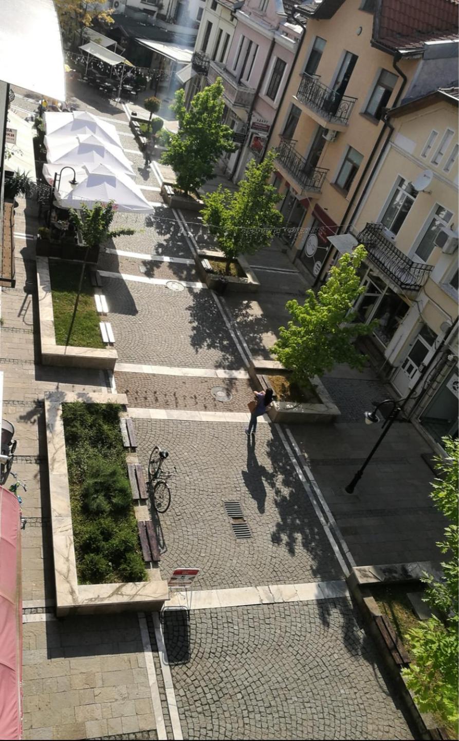 Apartment with Balcony photo 2