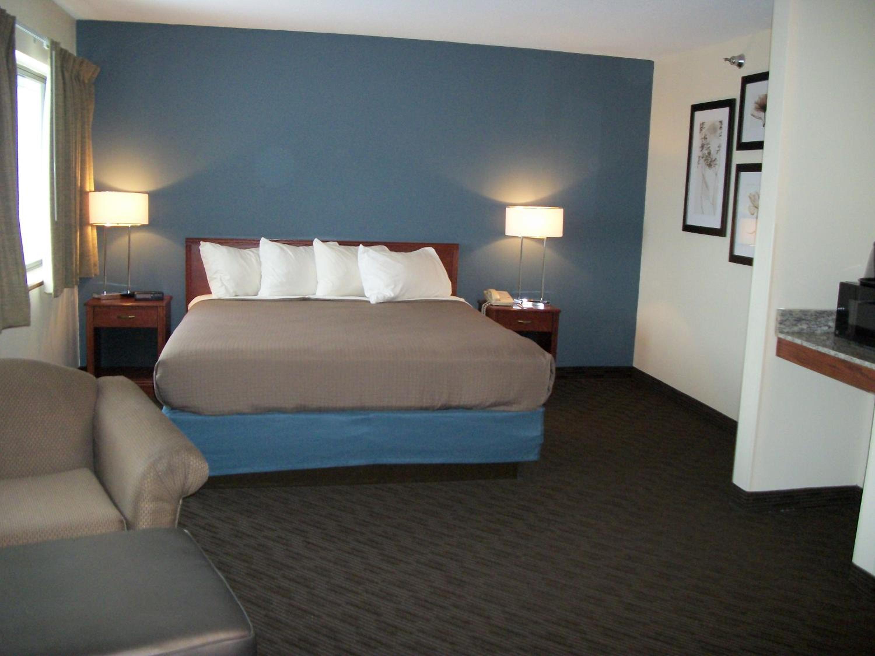 Premier King Suite - Non-Smoking