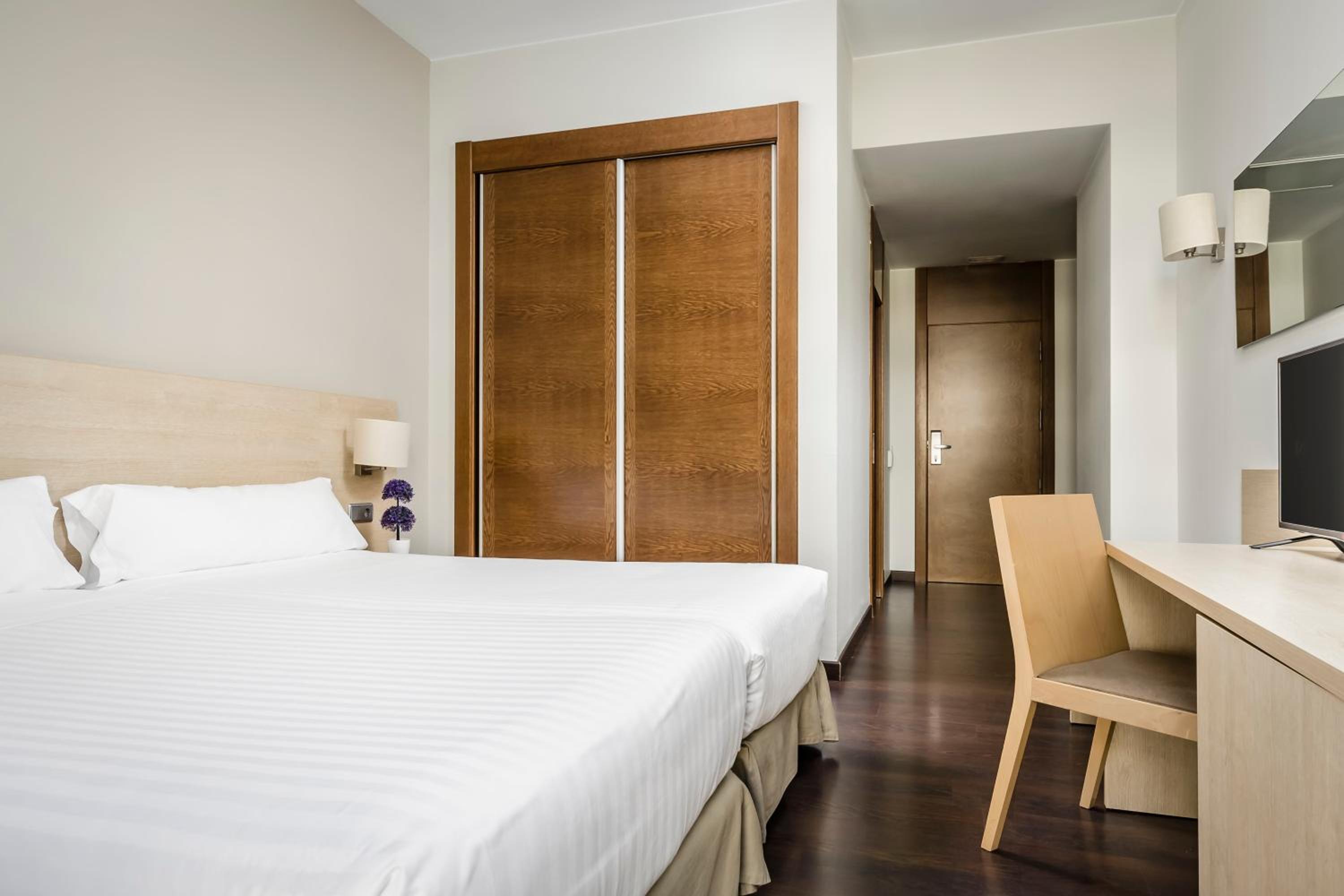 Double Room with Extra Bed - Photo 1