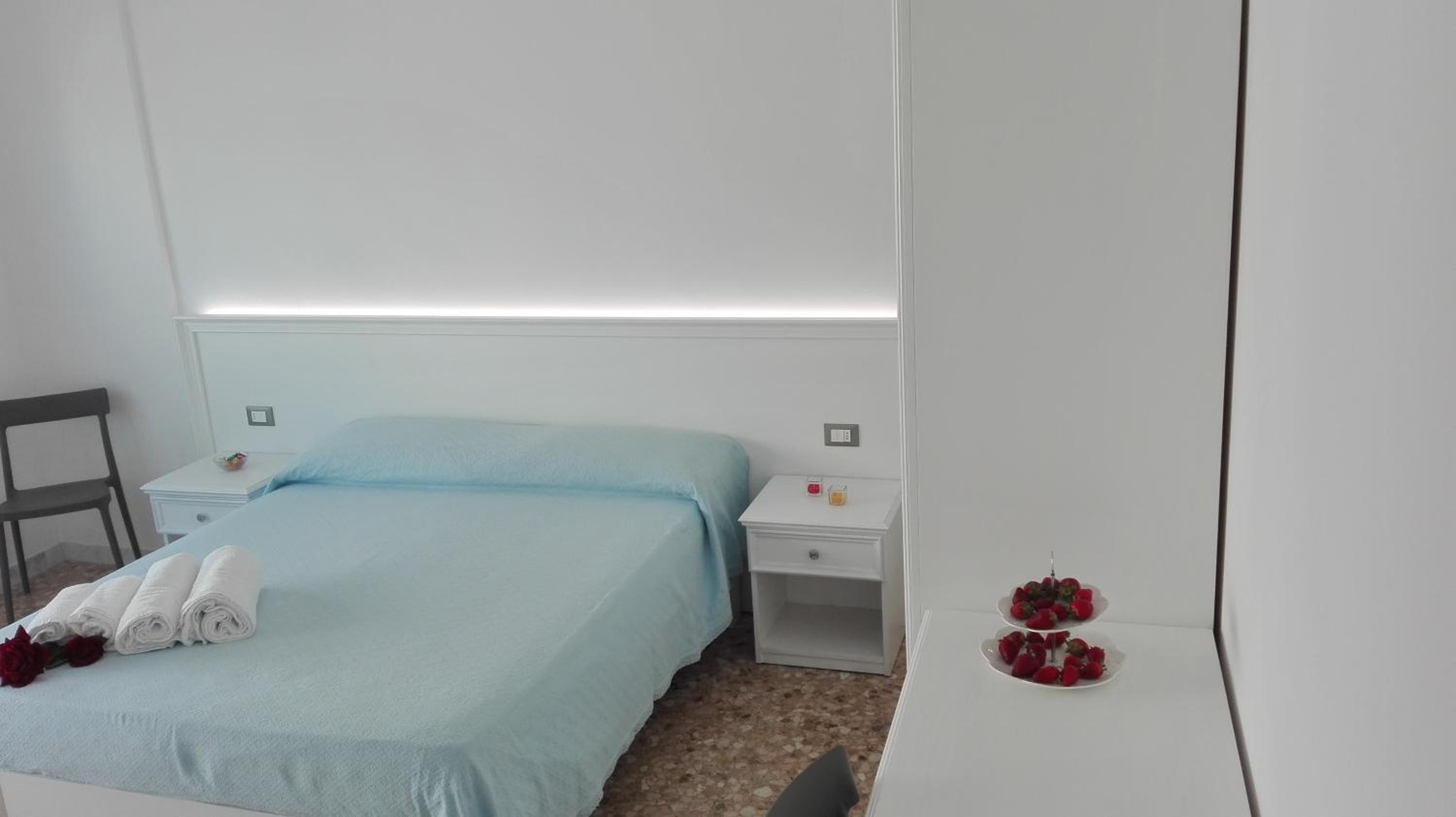 Double Room with Extra Bed - Photo 26