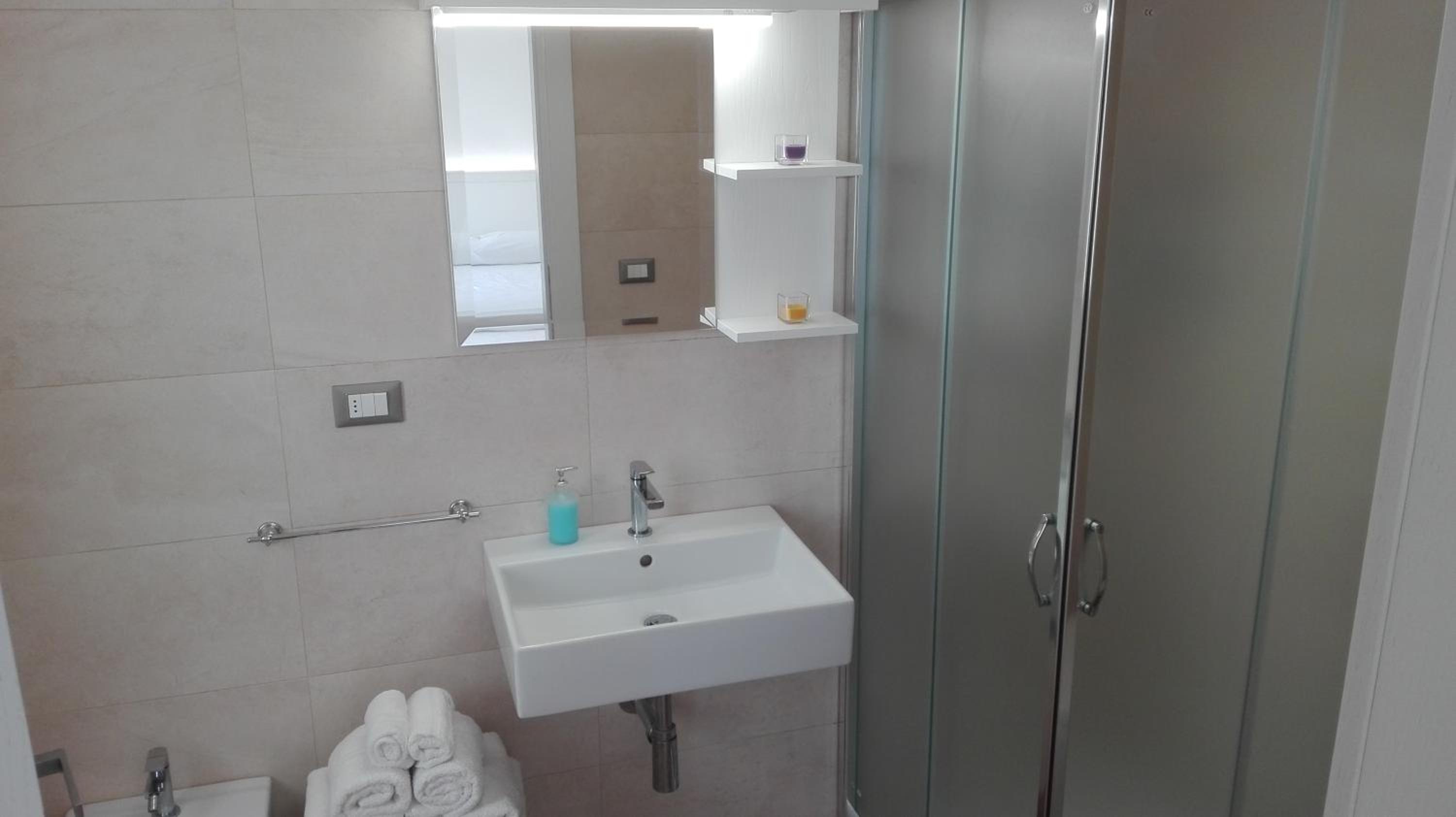 Double Room with Extra Bed - Photo 30
