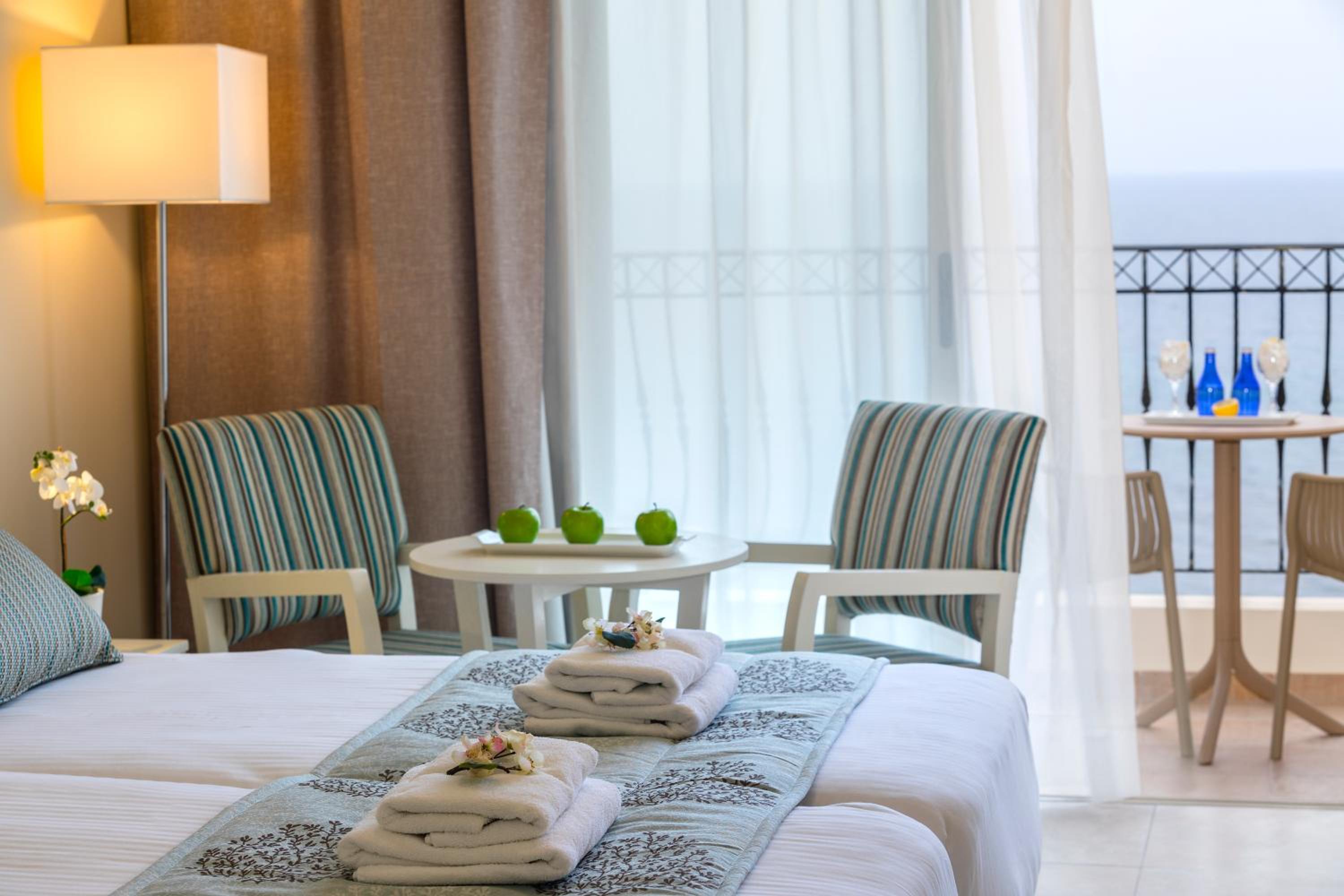Superior Double or Twin Room with Sea View - Photo 4