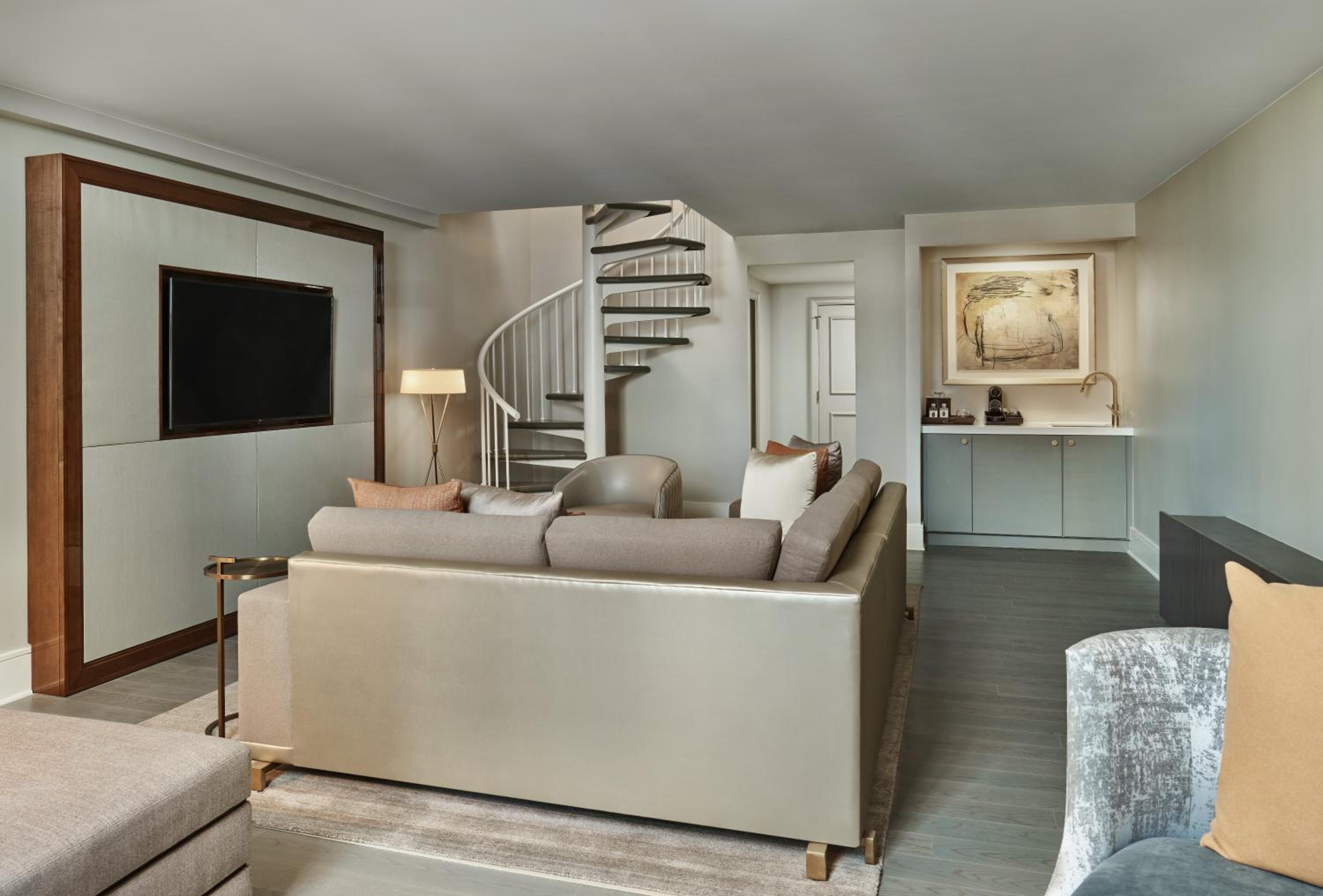 Loft Suite - Photo 2