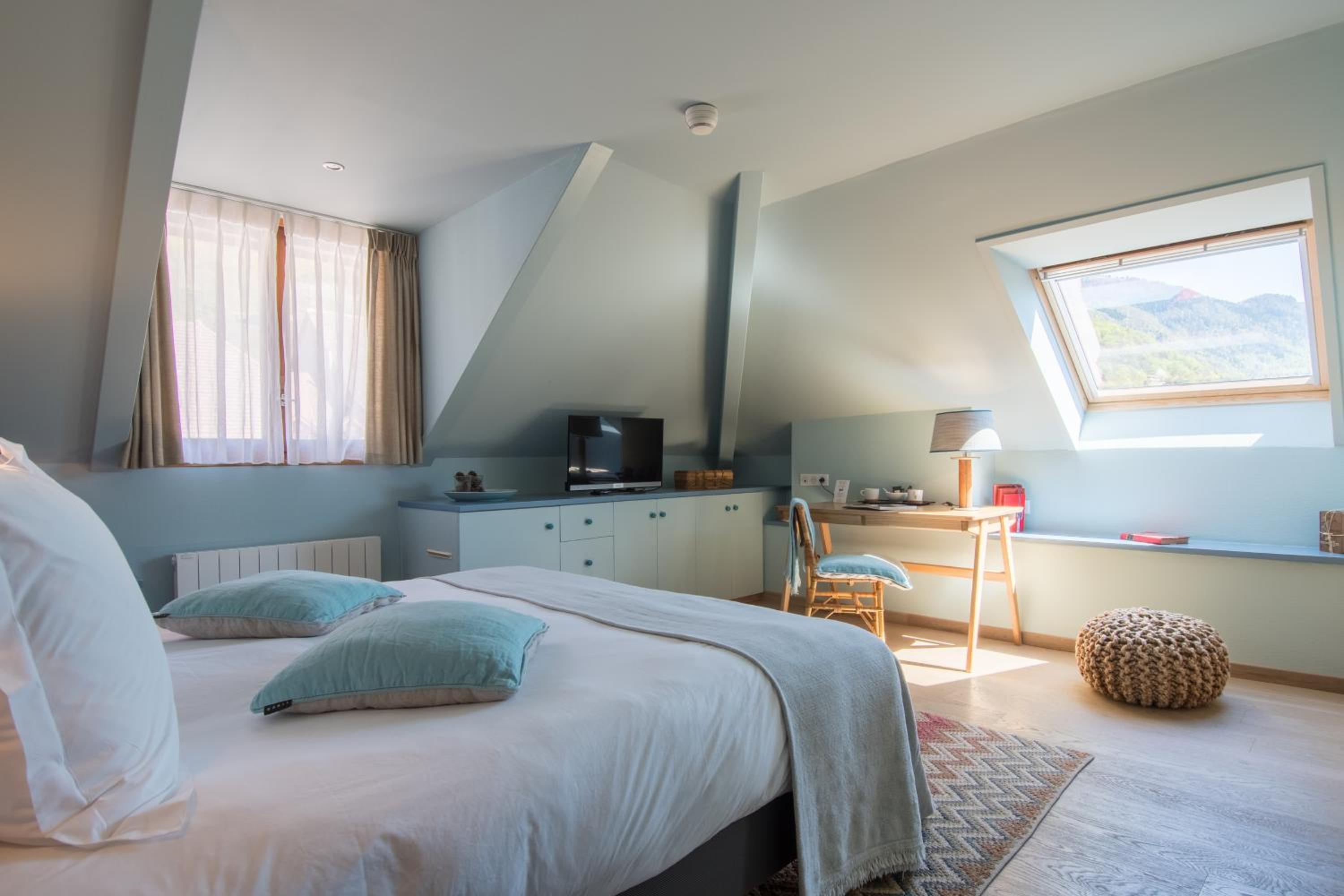Double or Twin Room with Free Spa Access - Green - Photo 1