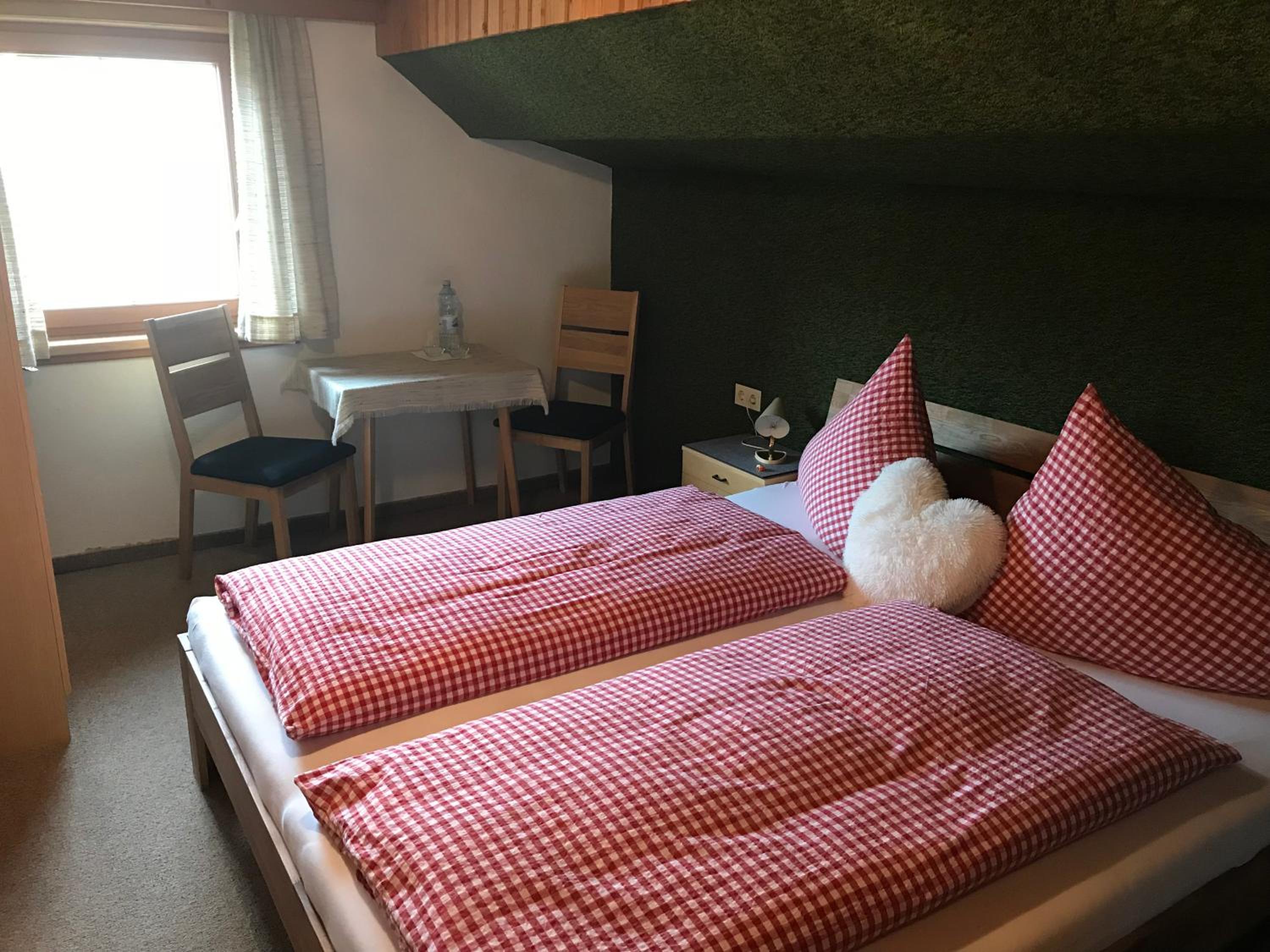 Double Room with Shared Shower and Toilet photo 1