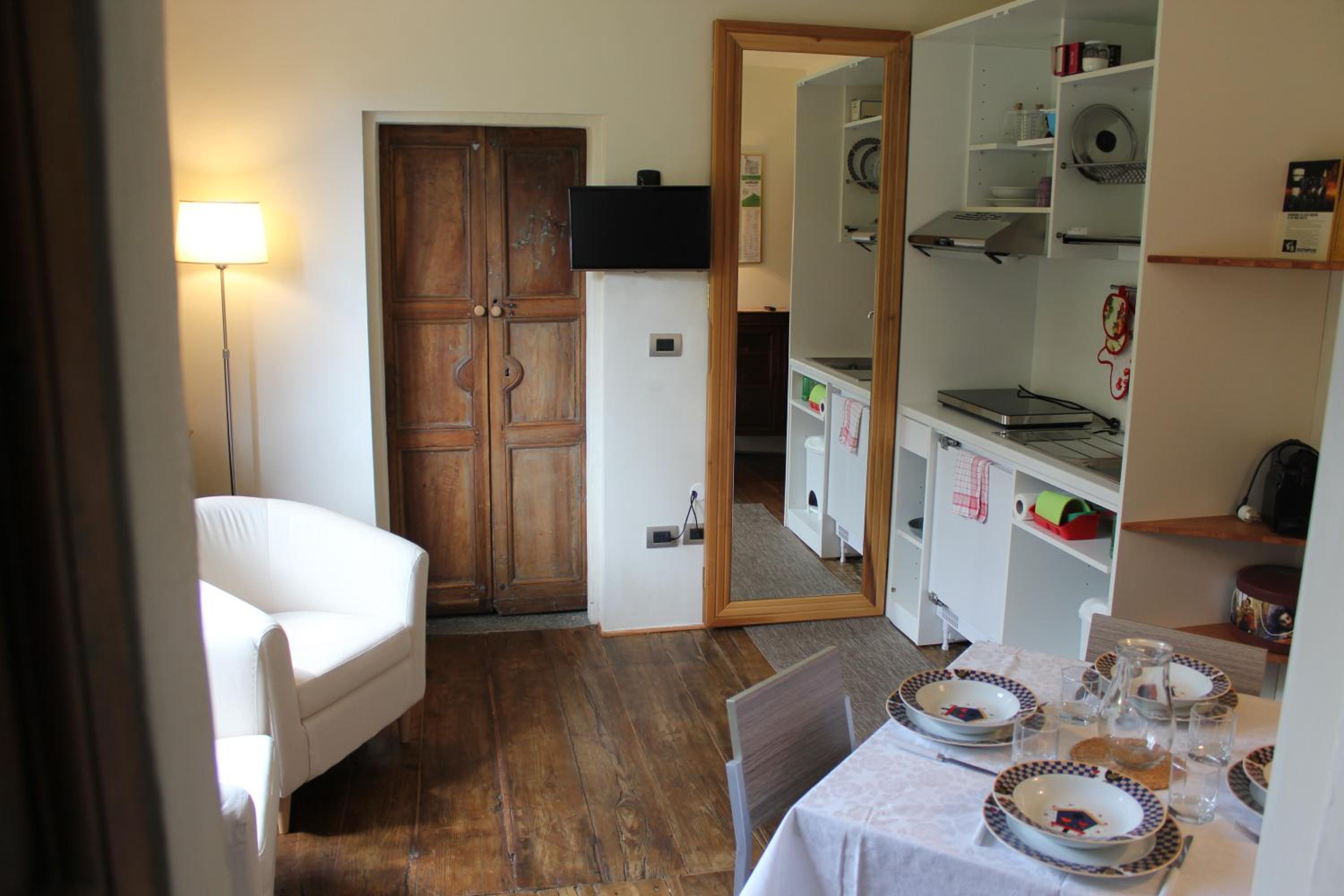 Apartment with Mountain View - Photo 6