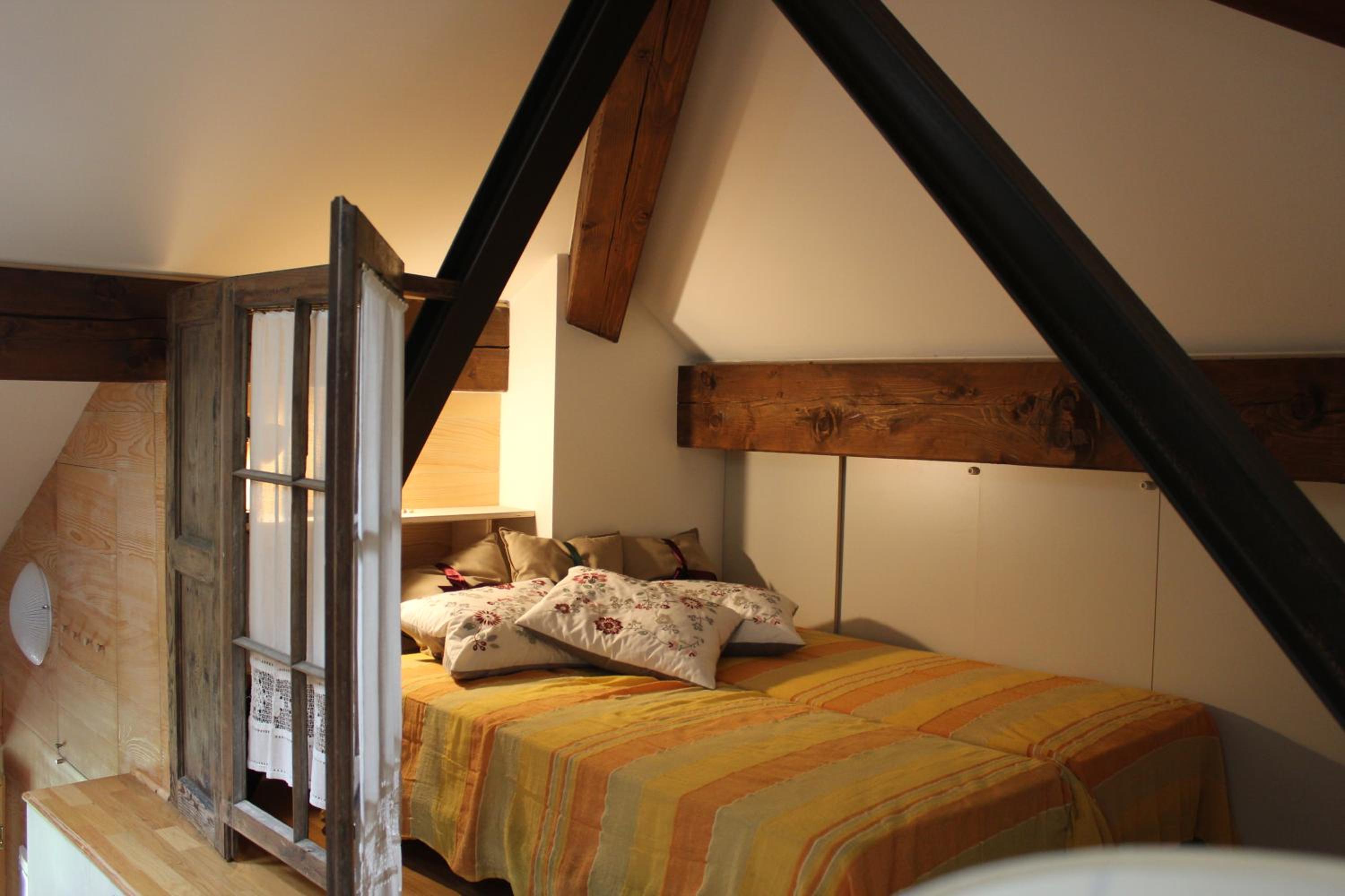 Apartment - Split Level - Photo 5