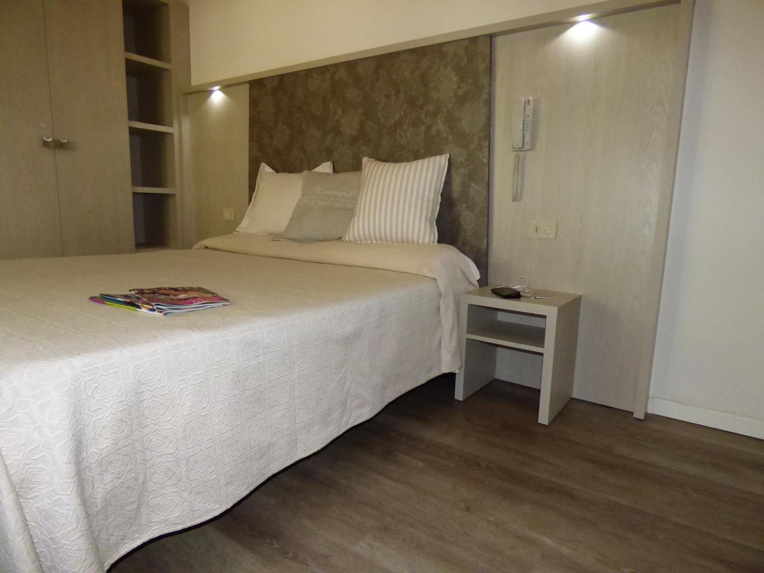 Standard Double Room - Photo 10