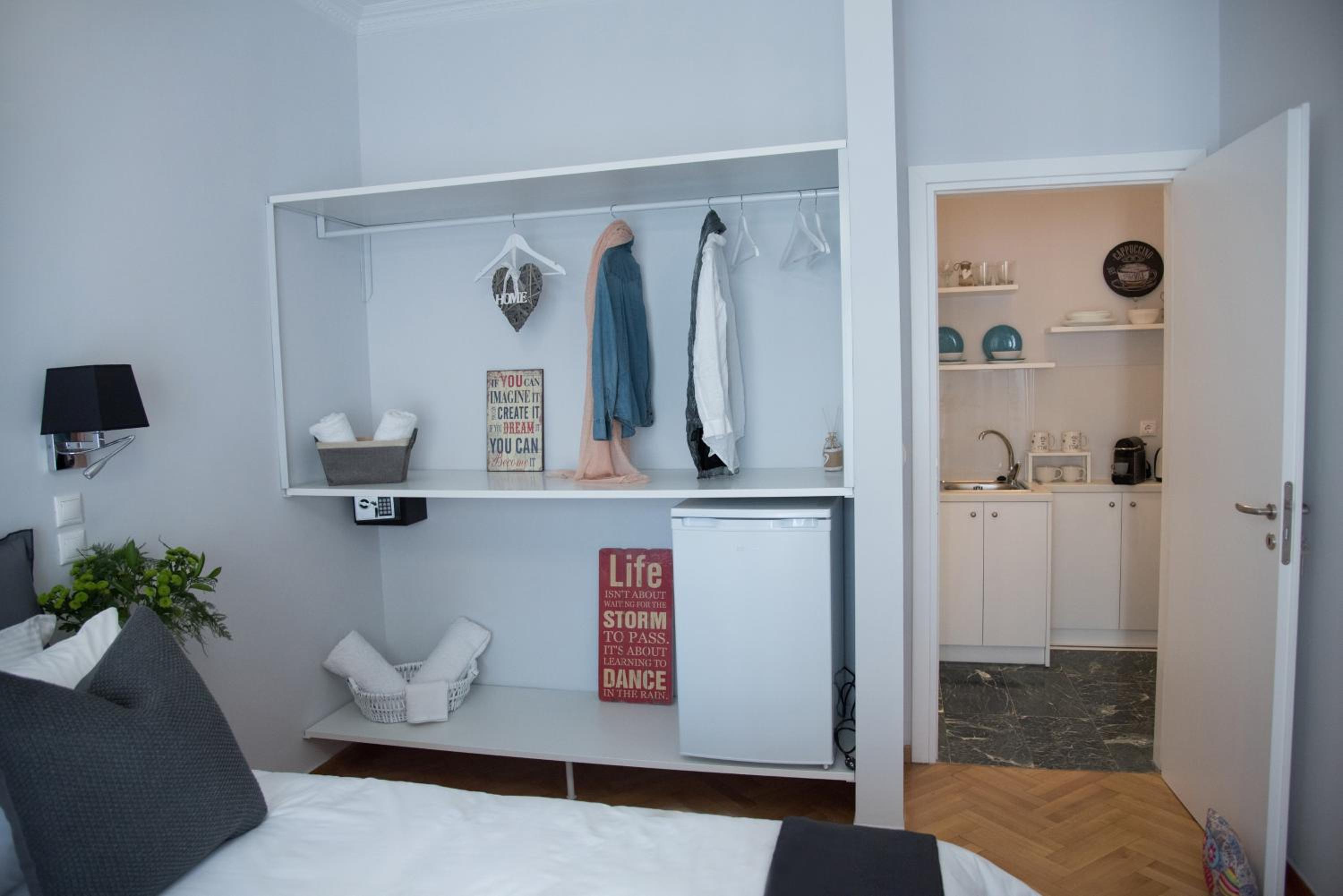 Studio Apartment photo 2