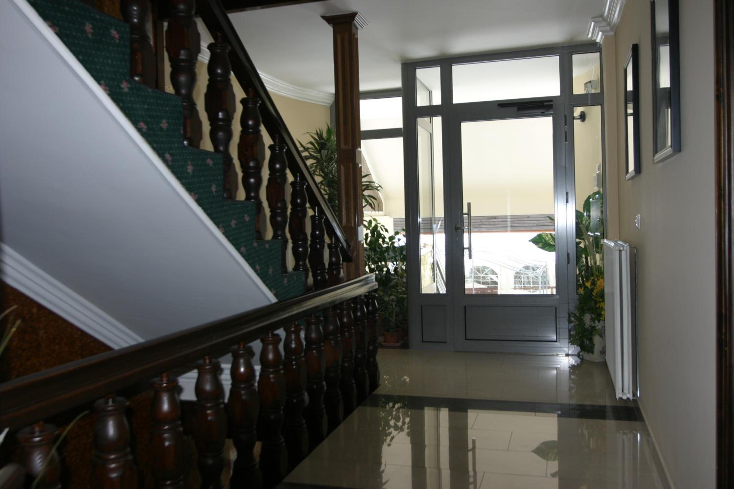 Family Room photo 2