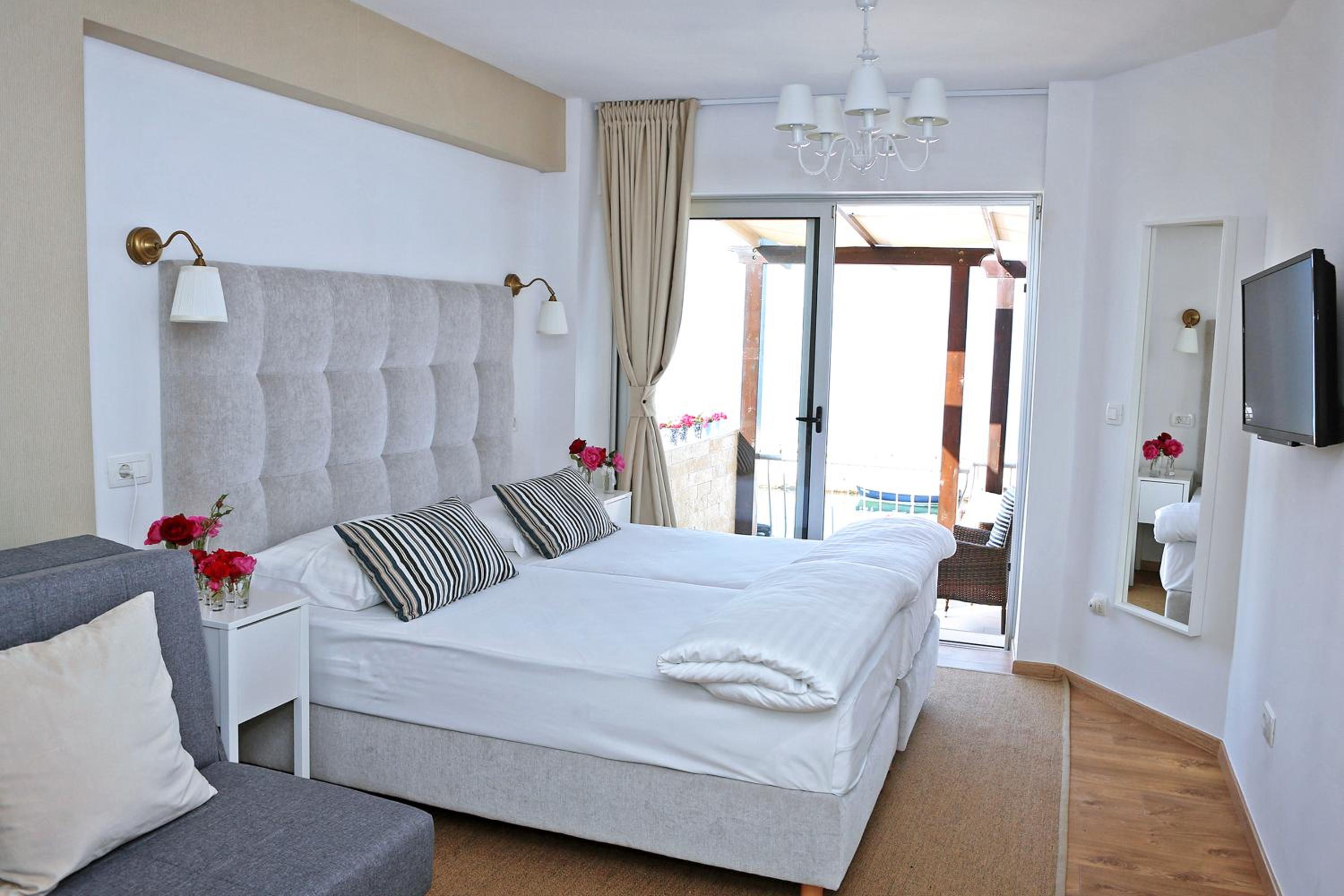Superior Double or Twin Room with Sea View and Balcony - Photo 15