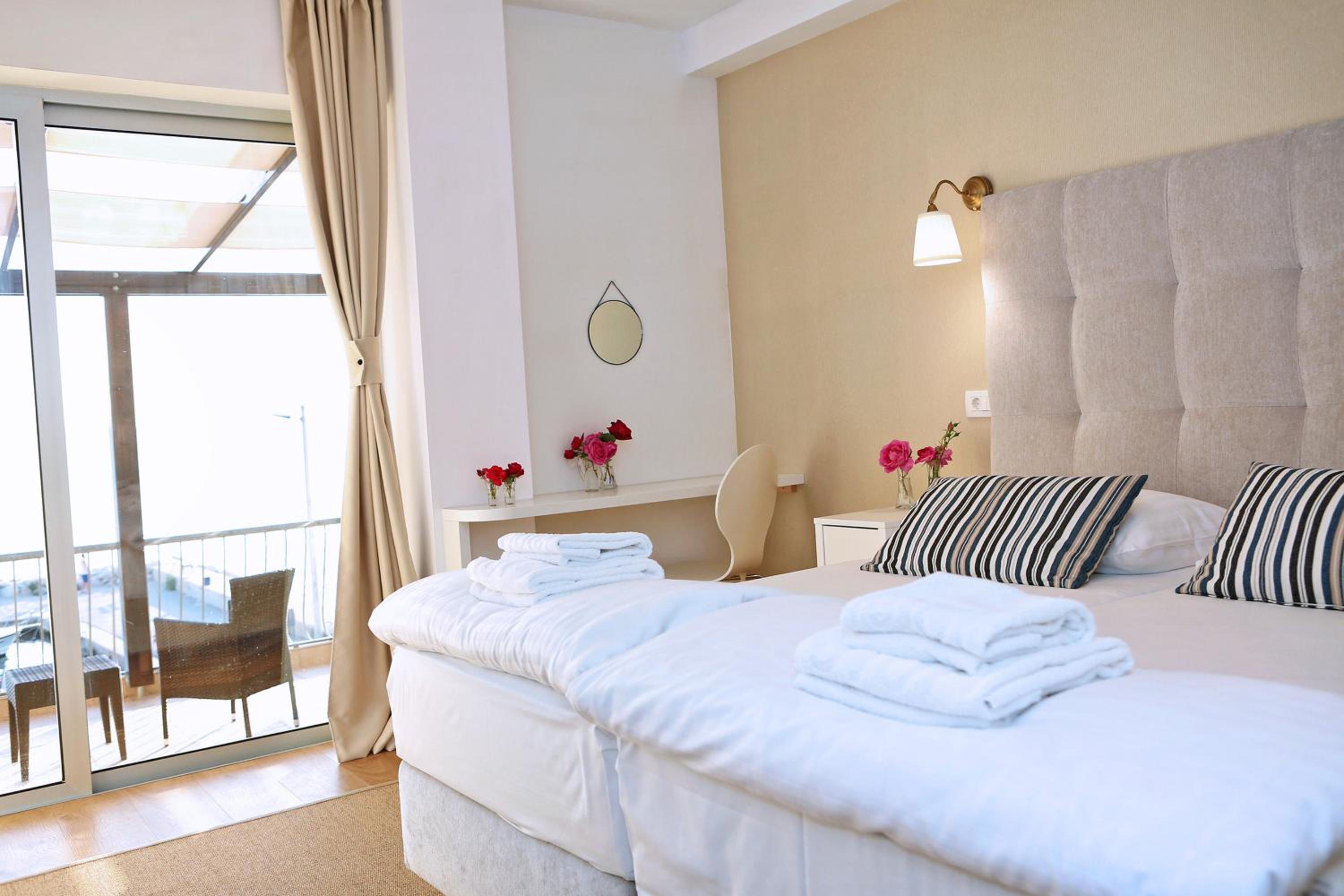 Superior Double or Twin Room with Sea View and Balcony - Photo 14