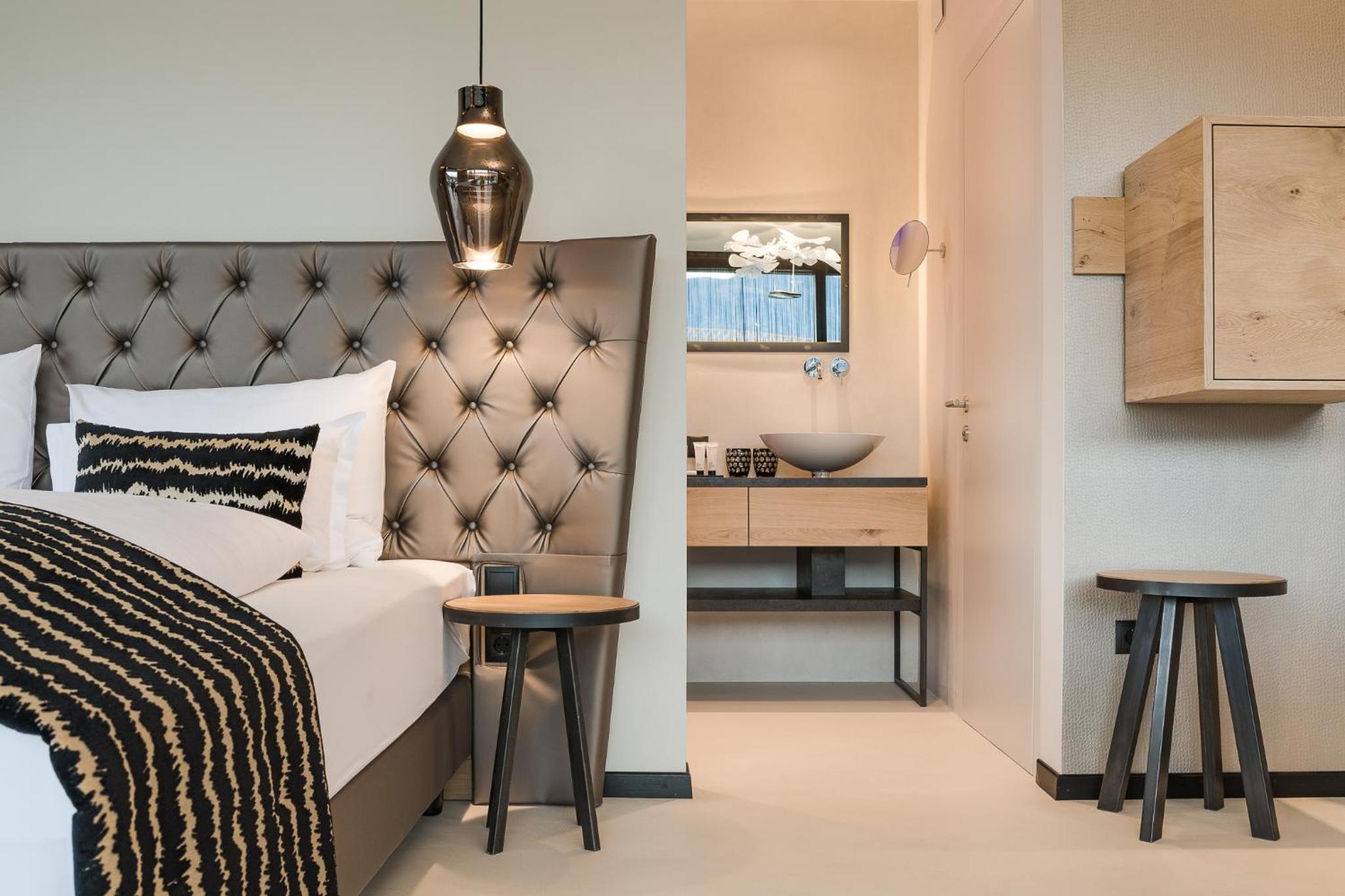 Deluxe Suite with Spa Bath photo 1