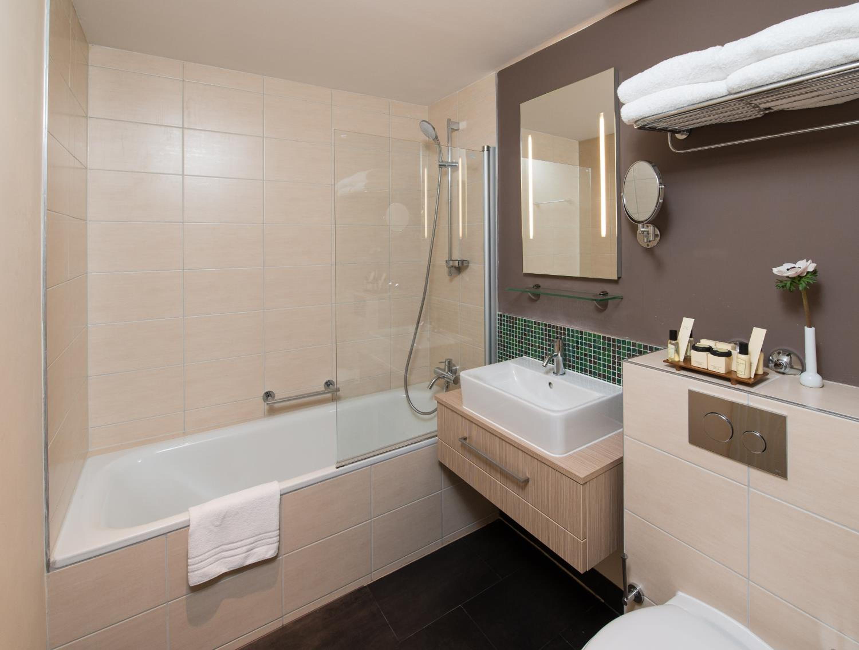 Superior Triple Room with UVC-Filter and Air Condition photo 2