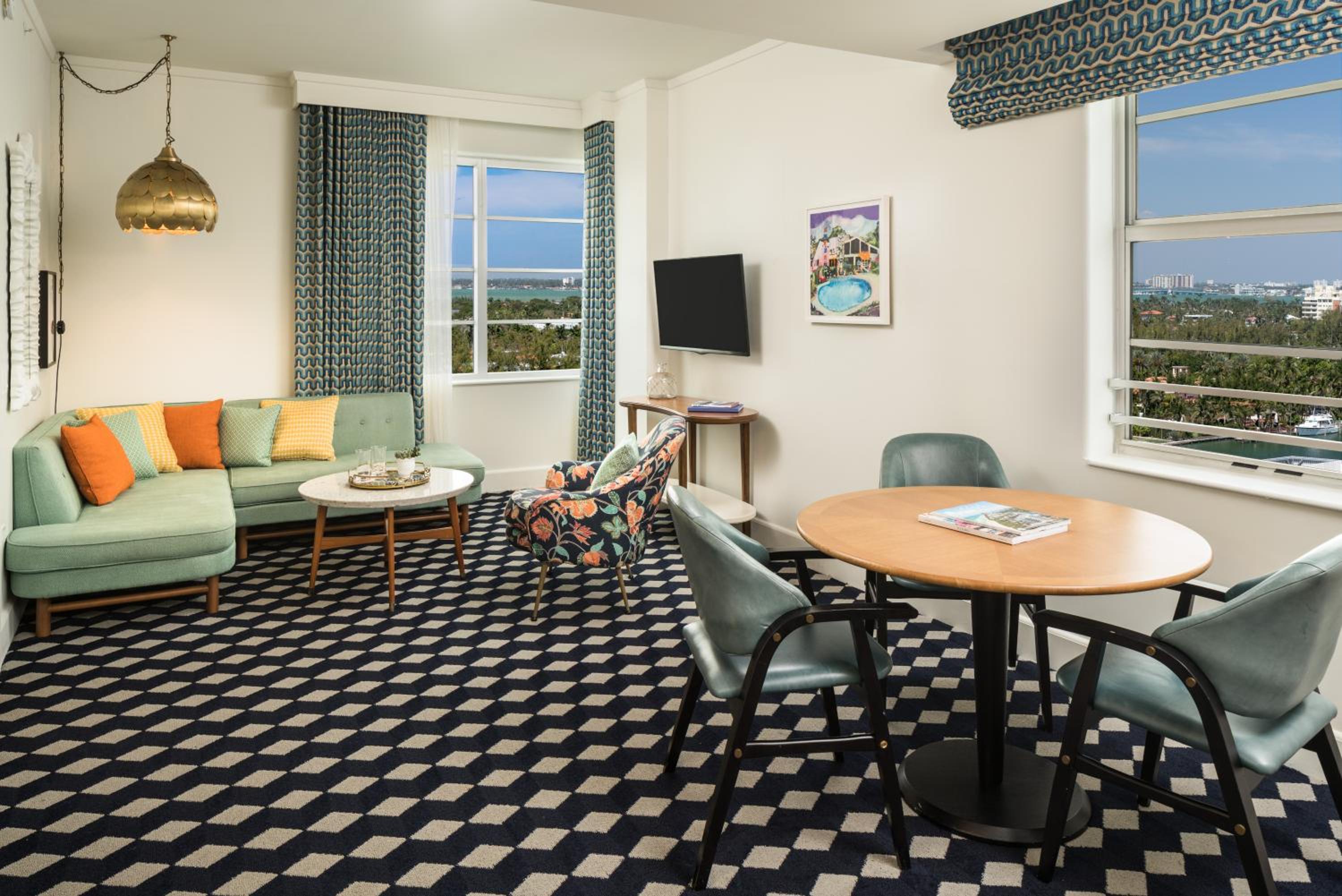 Suite - Photo 5