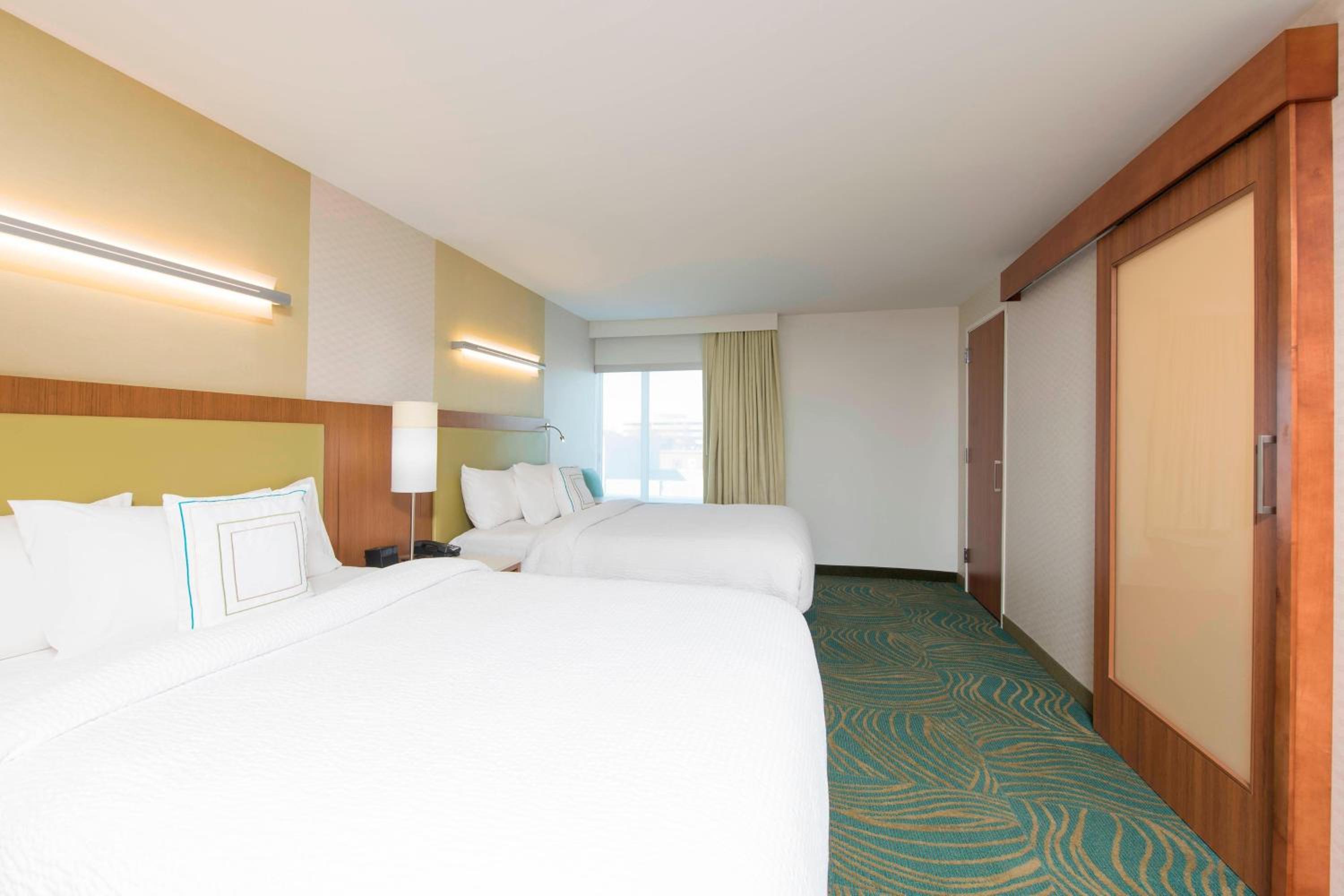 Queen Suite with Two Queen Beds and Sofa Bed - Hearing Accessible