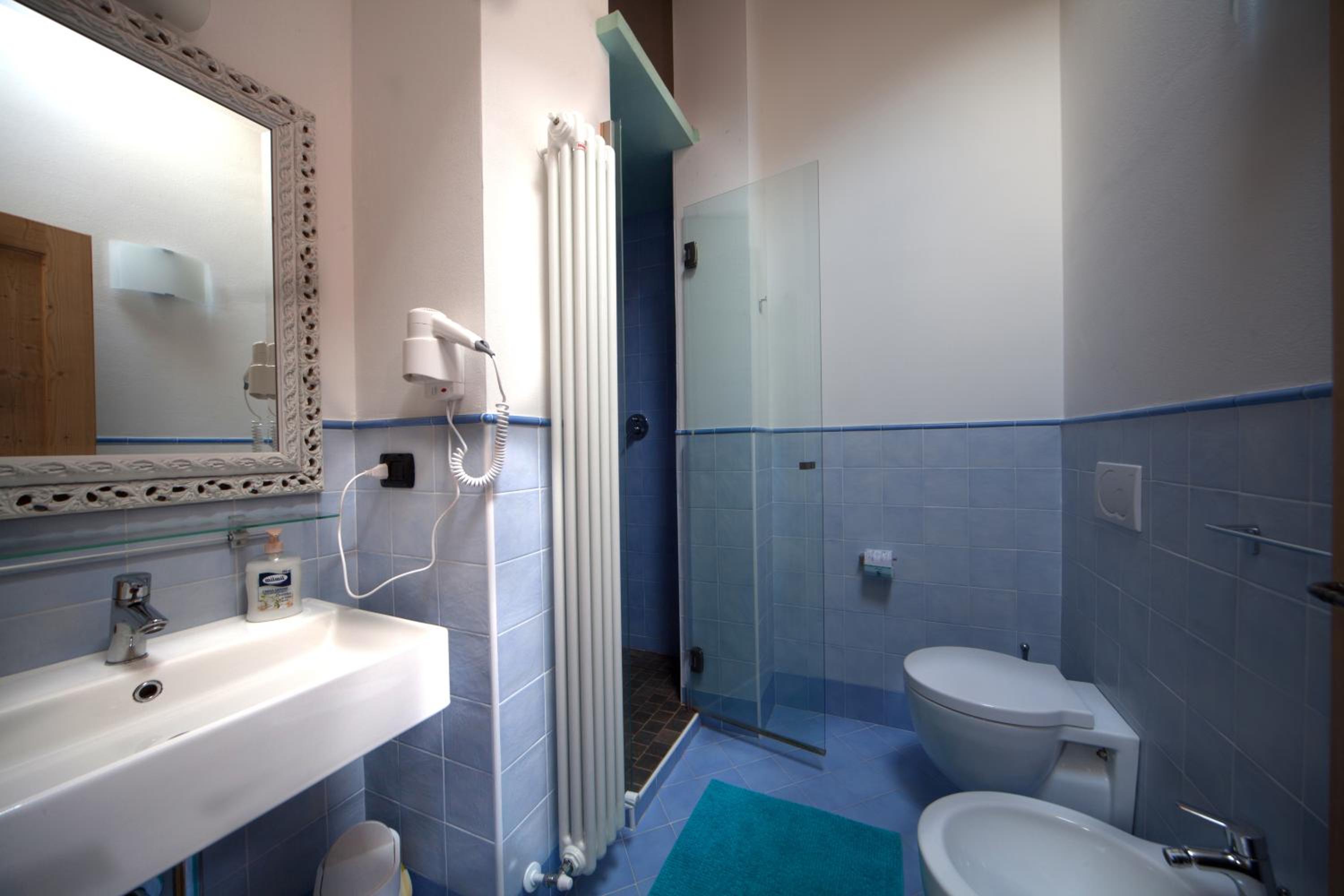 Comfort Quadruple Room - Photo 17