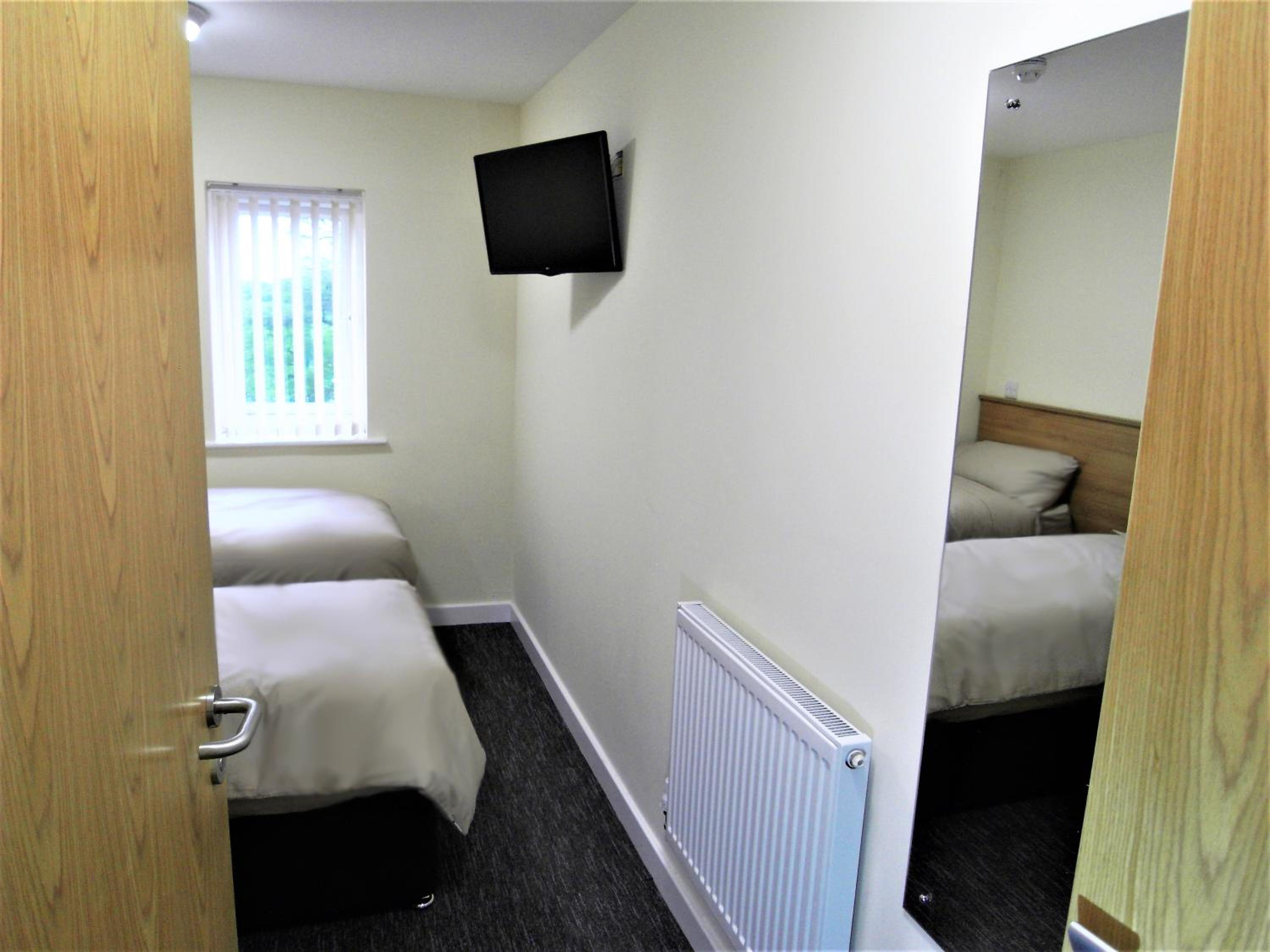 Twin Room - Photo 4