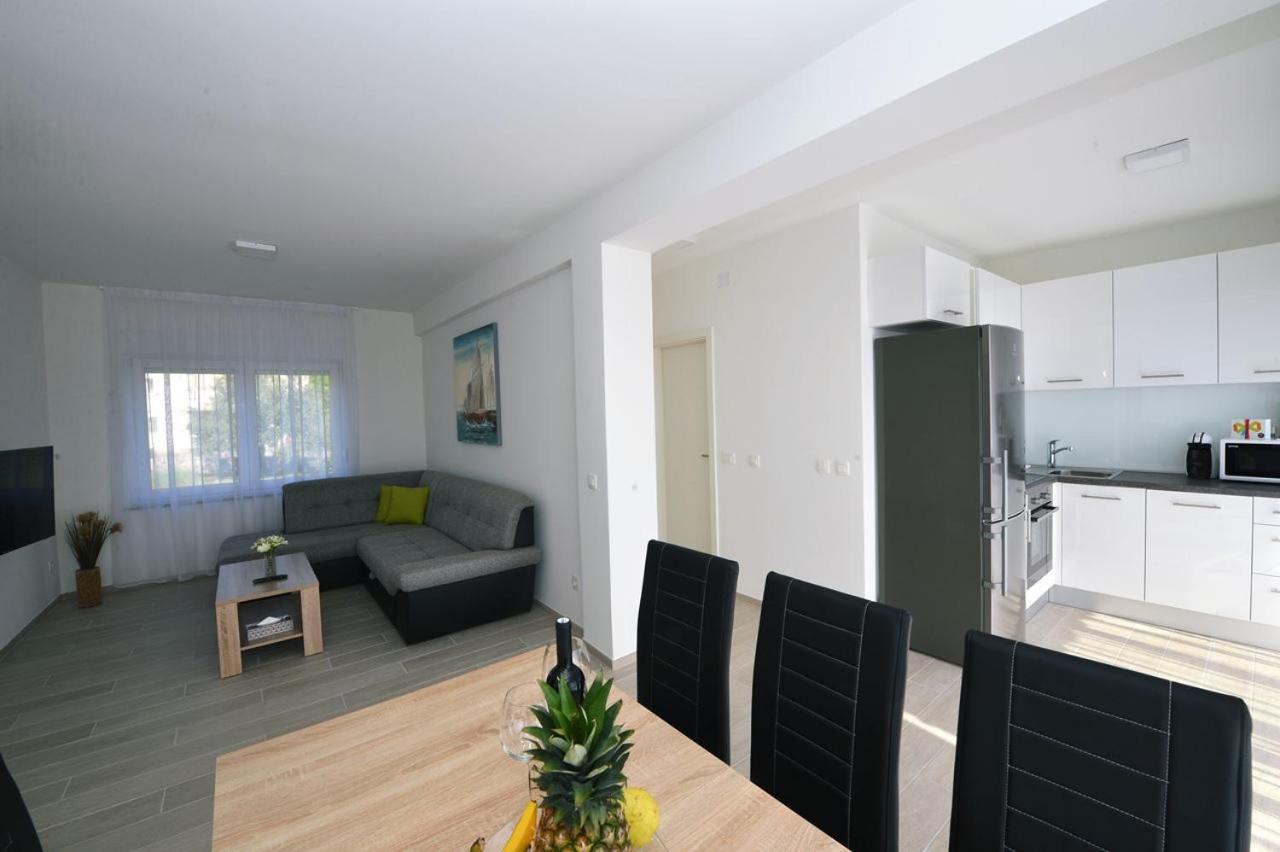 Apartment photo 2