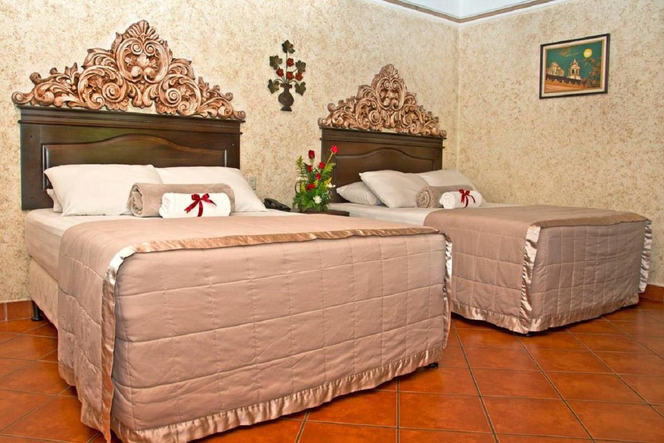 Twin Room with Private Bathroom photo 2