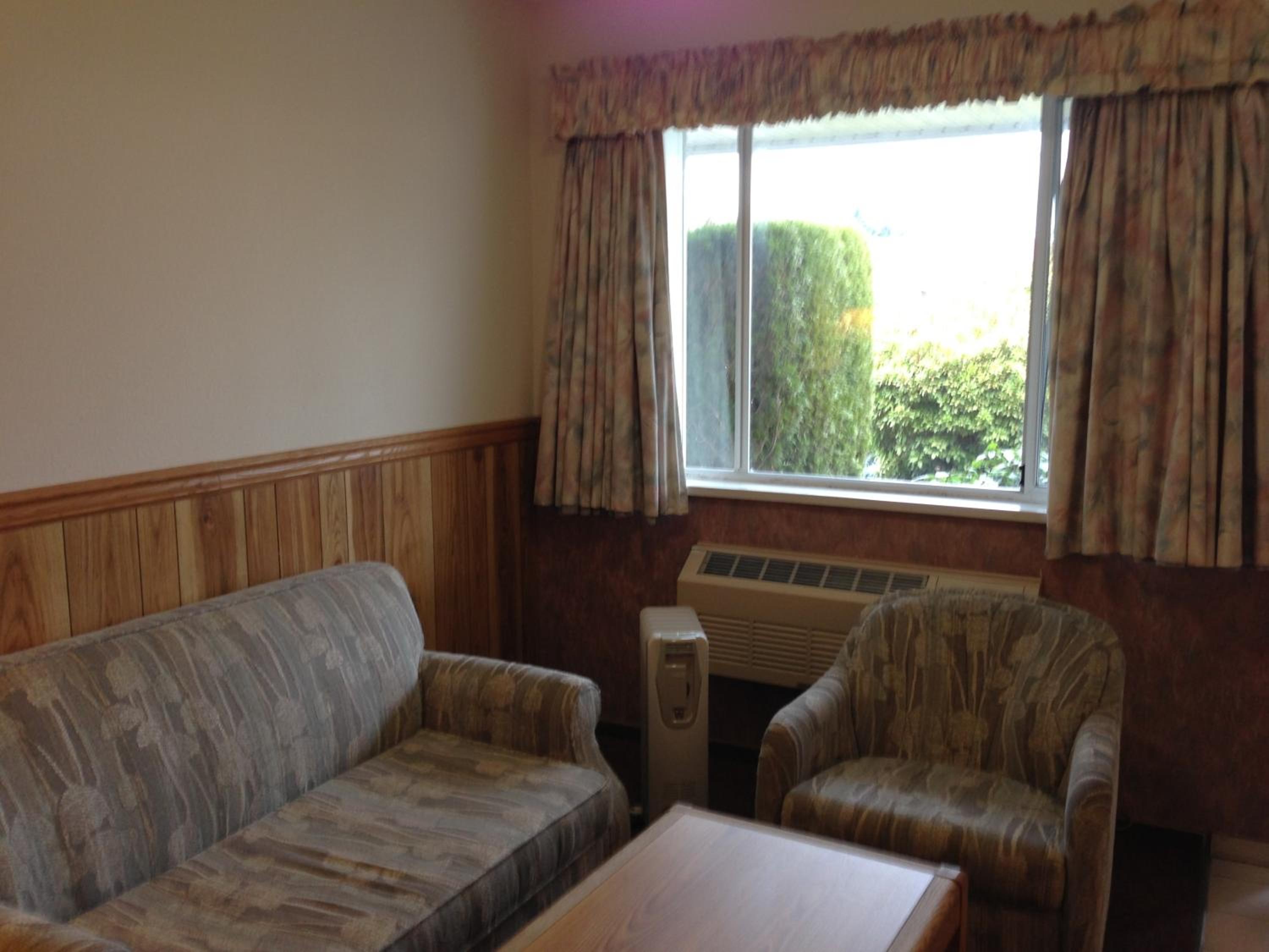 Standard Queen Room photo 3