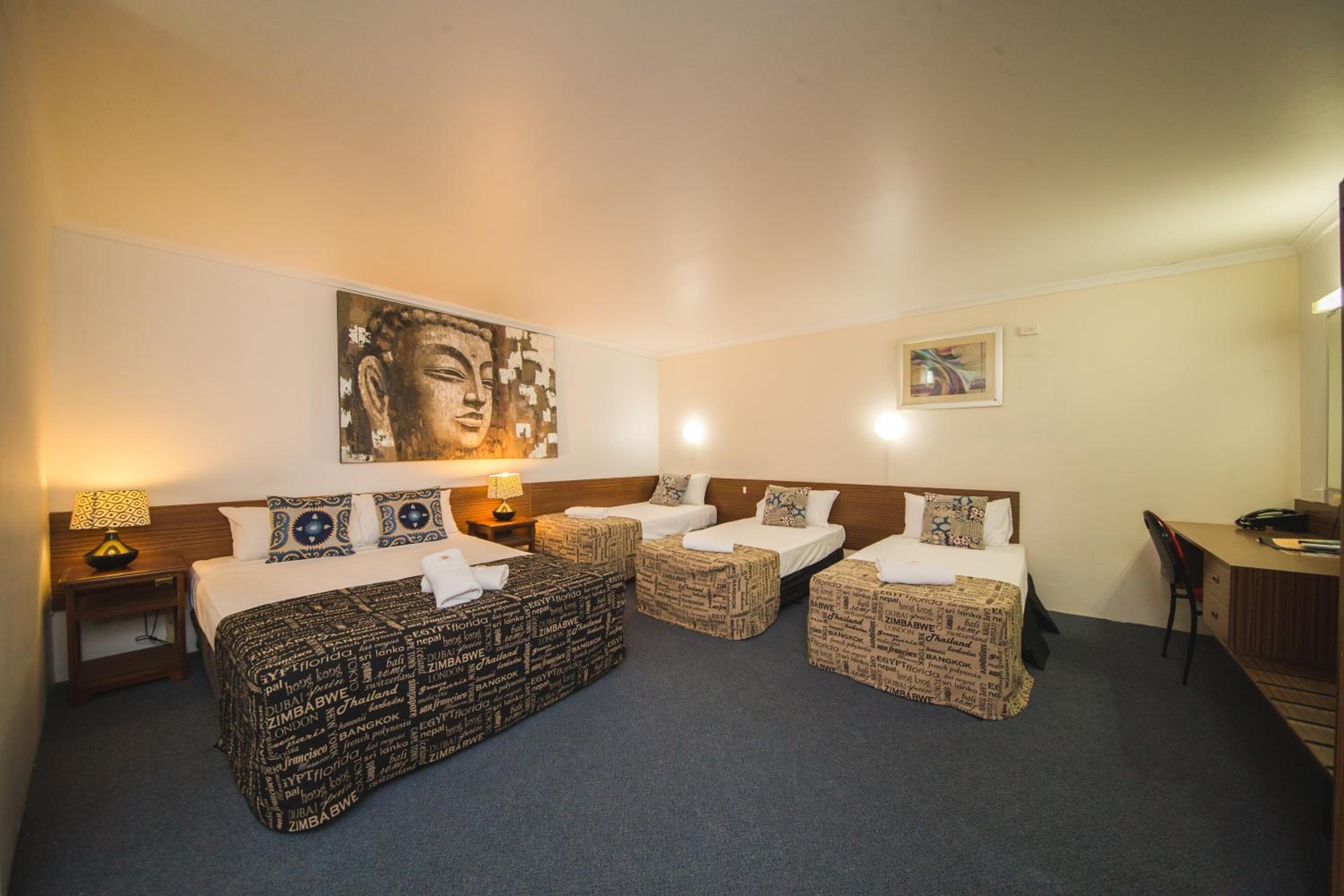 Deluxe Family Room photo 3