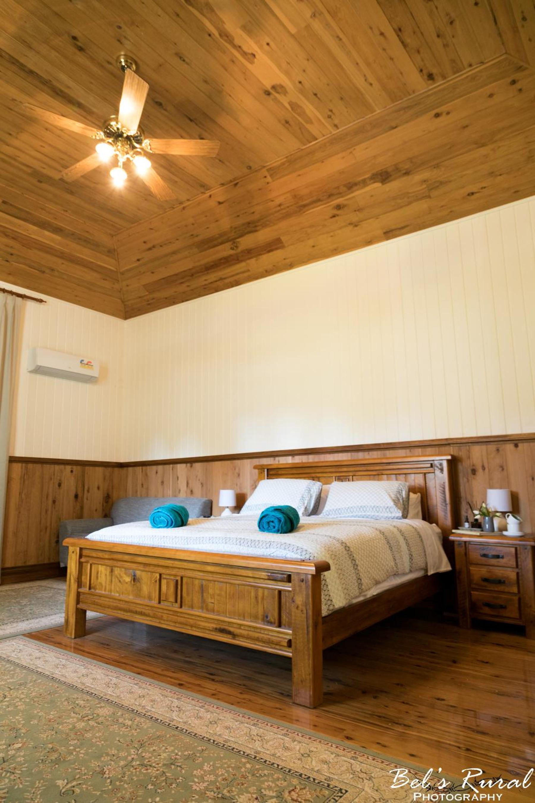 The Convent Boutique Accommodations - Chapel Room - Photo 4