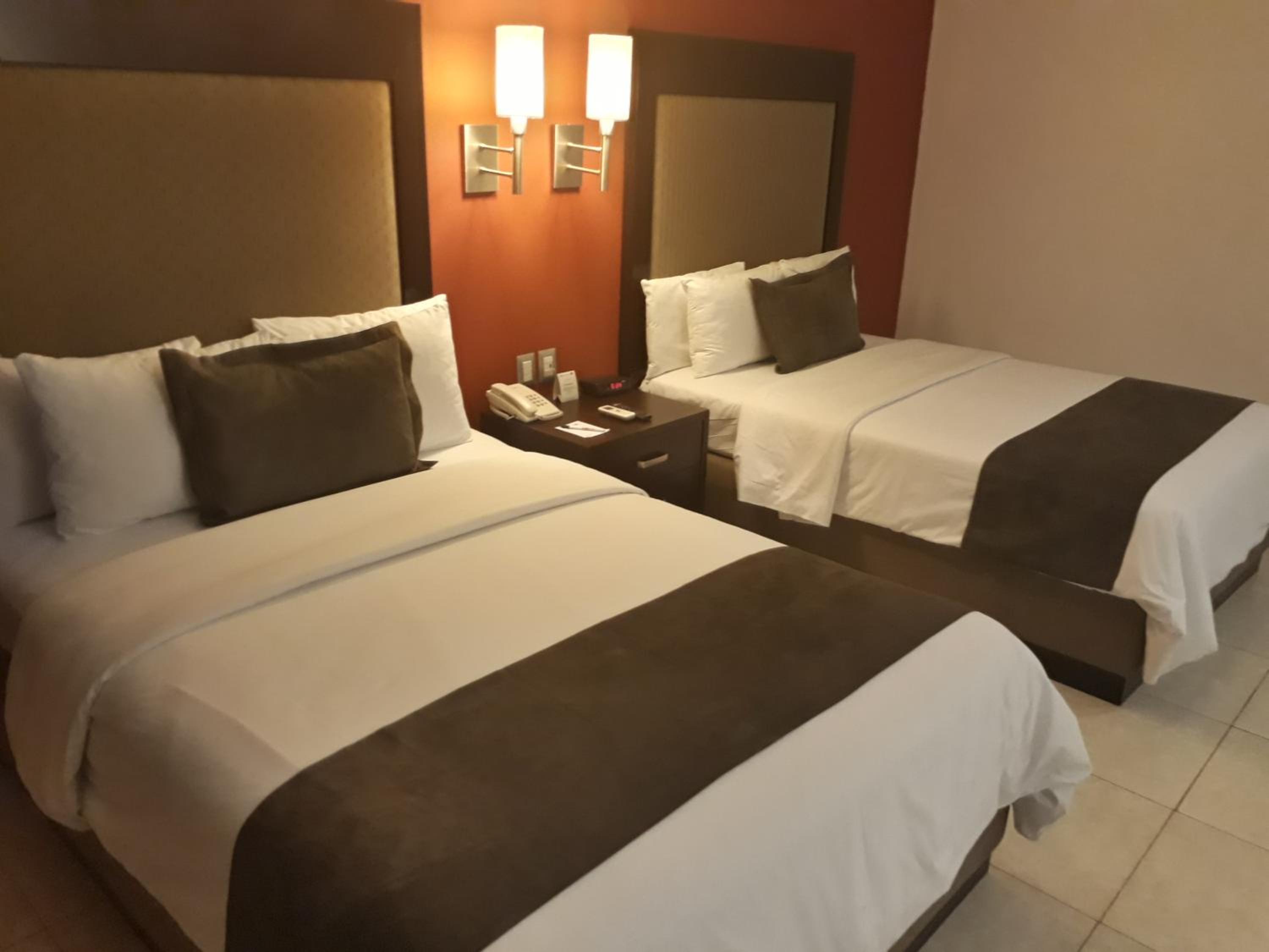 Deluxe Double Room - Photo 21