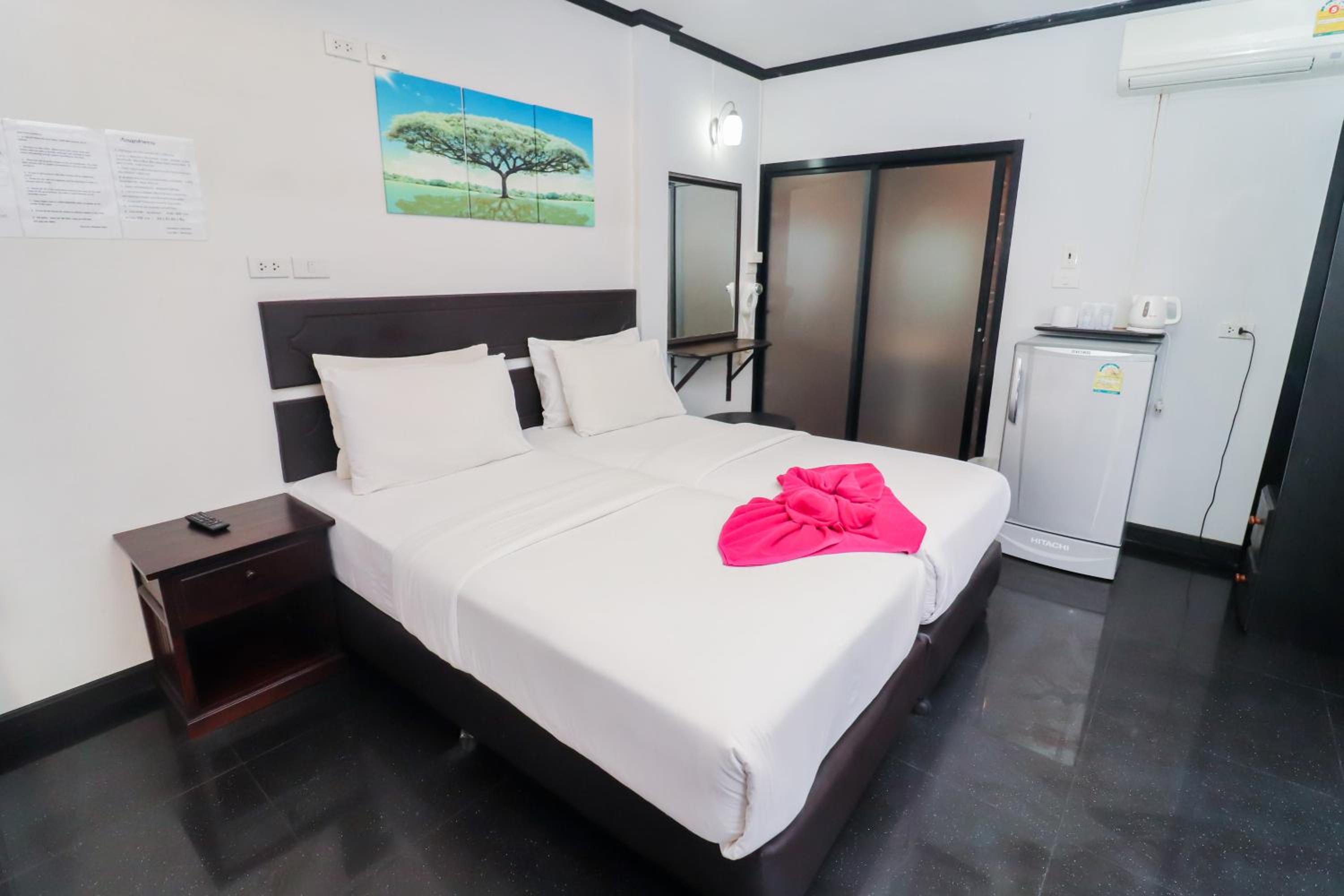 Deluxe Twin Room - Photo 2