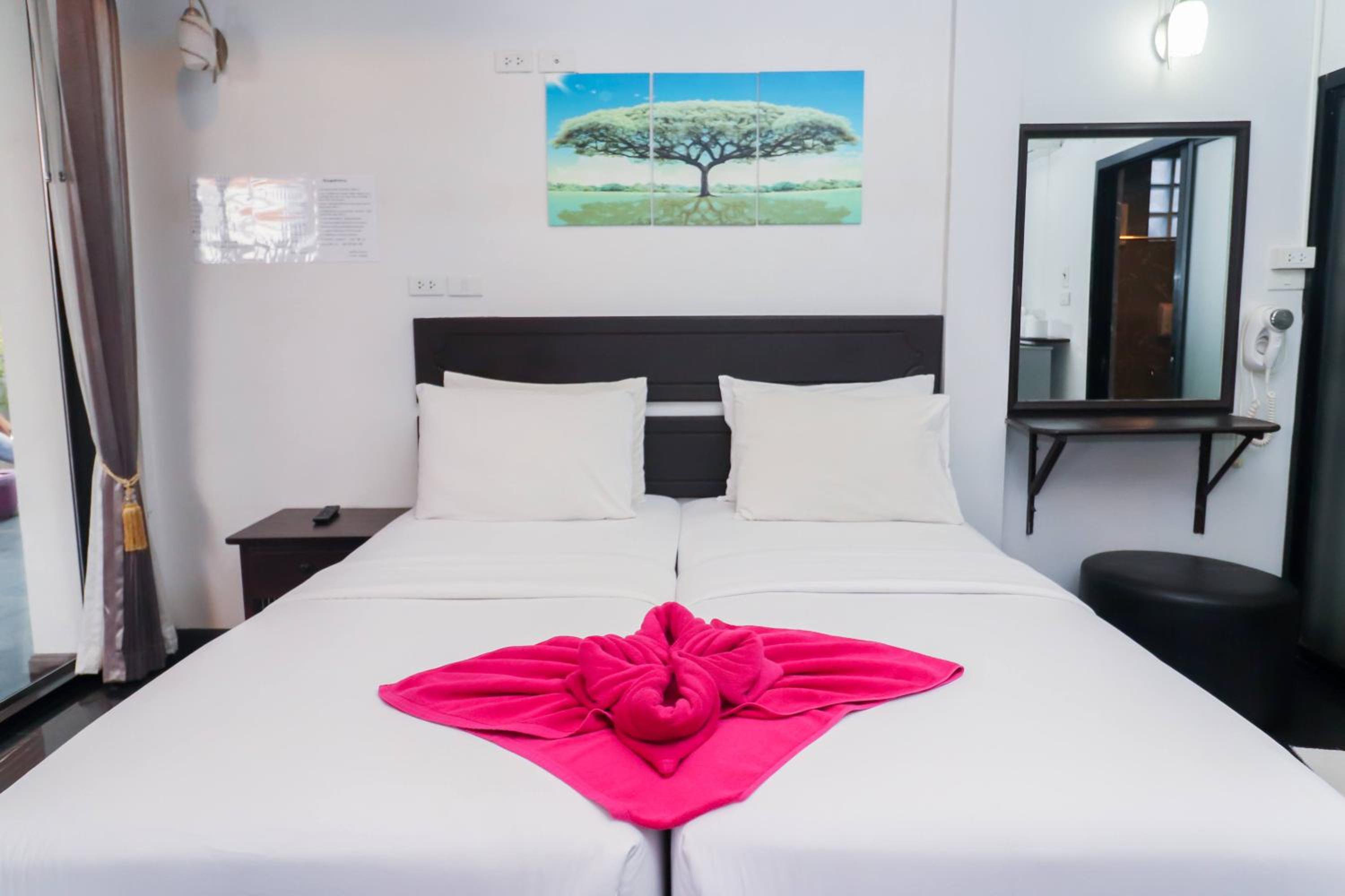 Deluxe Twin Room - Photo 7